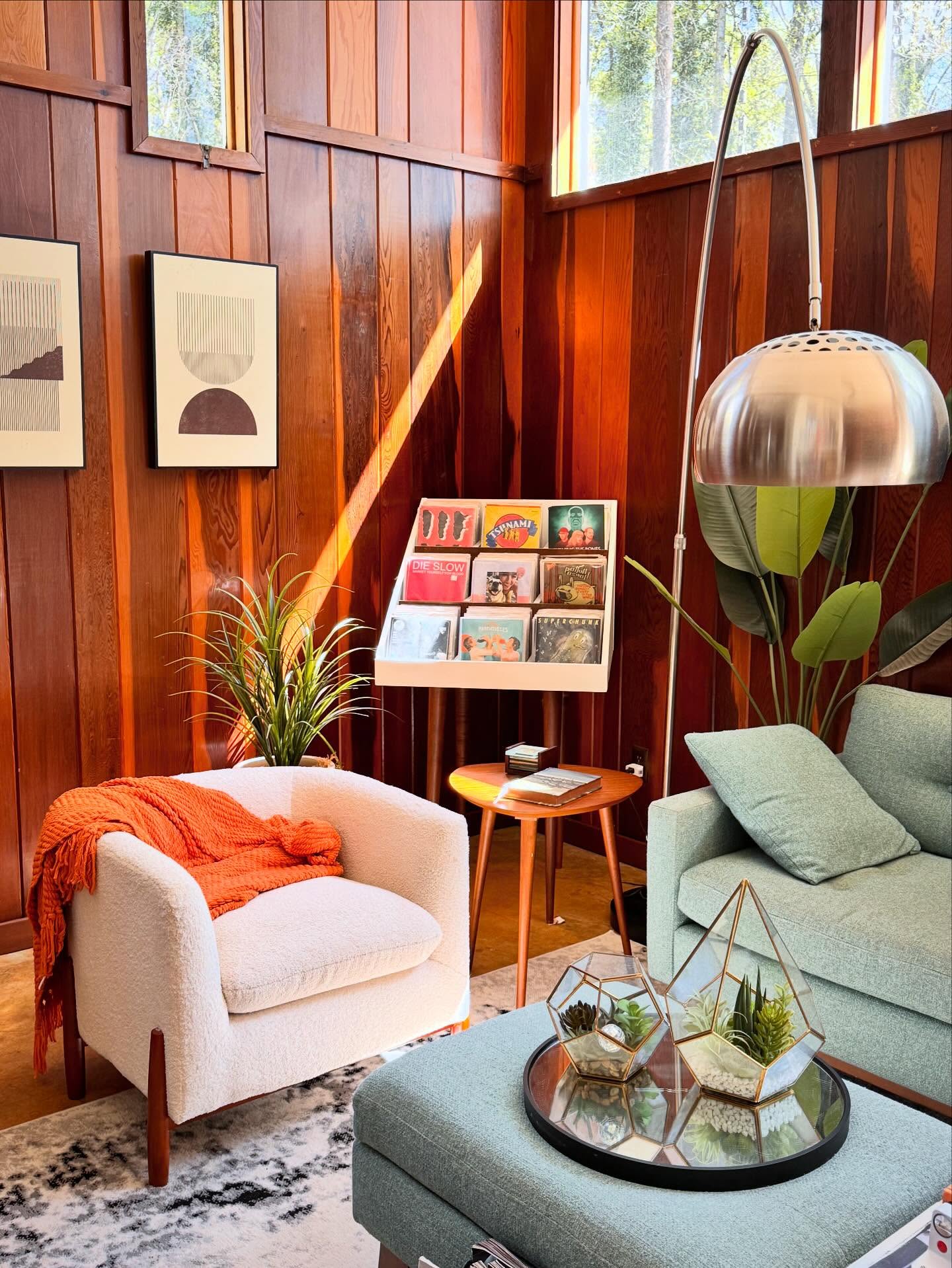 16. Use an Arc Lamp to Connect Two Seats