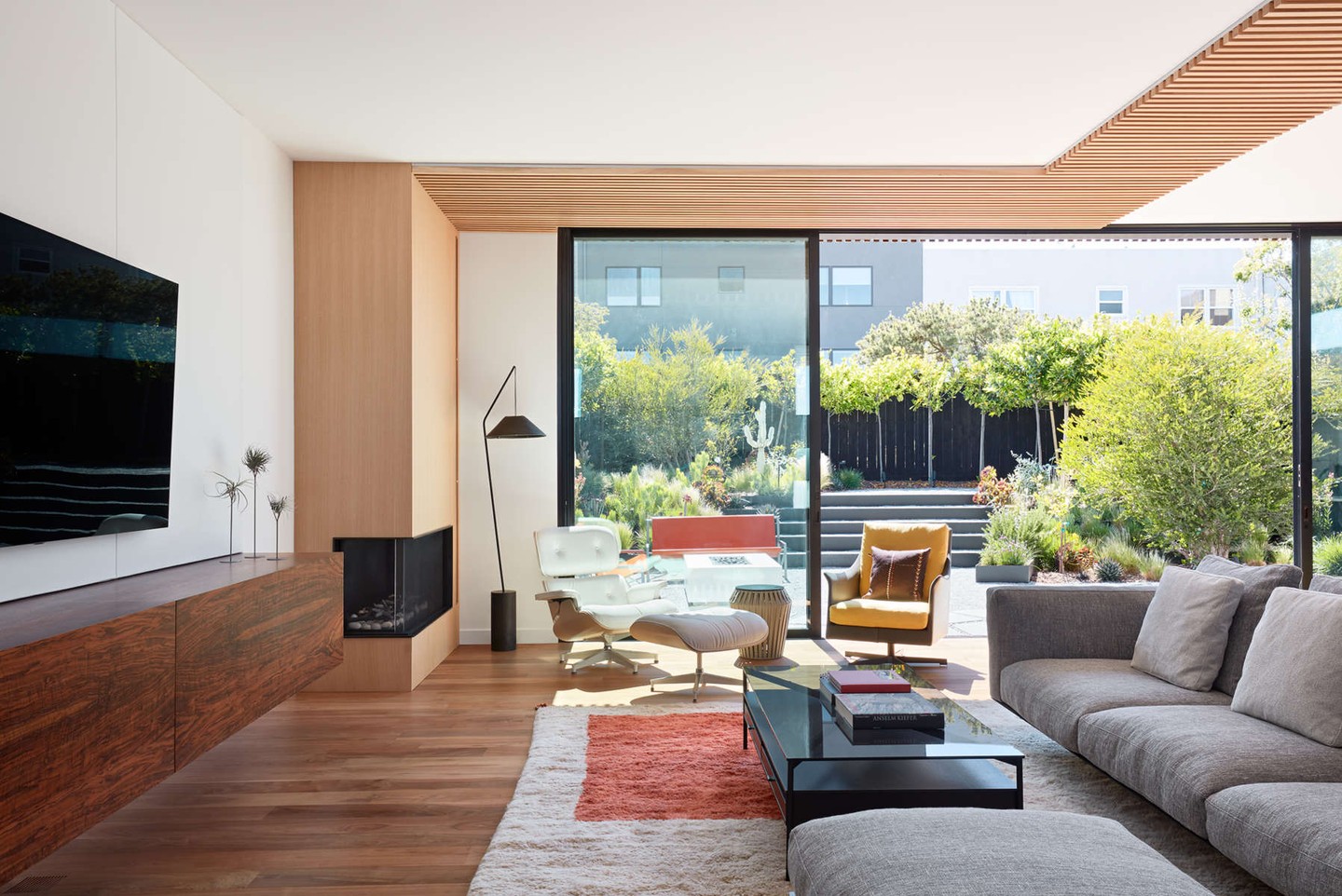 19. Place a Lounge Chair Where the Room Meets the Garden