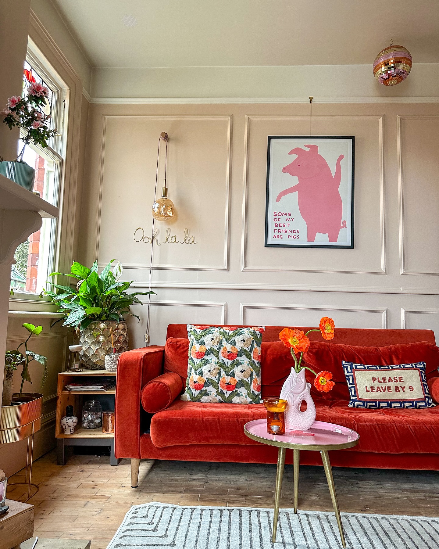Decorative Molding in Broad Wall Panels