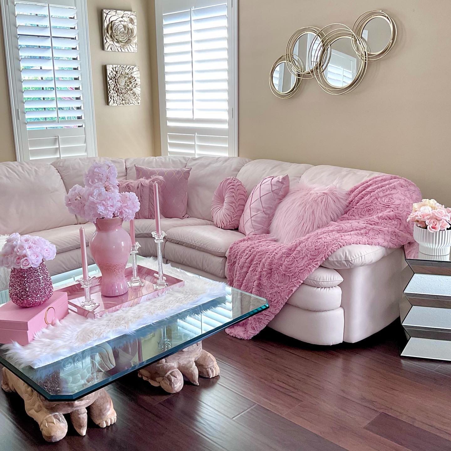 Layer Blush Textures with Small Reflective Accents