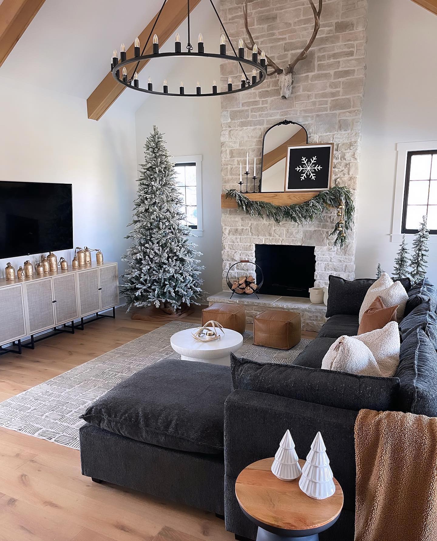 Repeat Black Overhead With an Open Chandelier