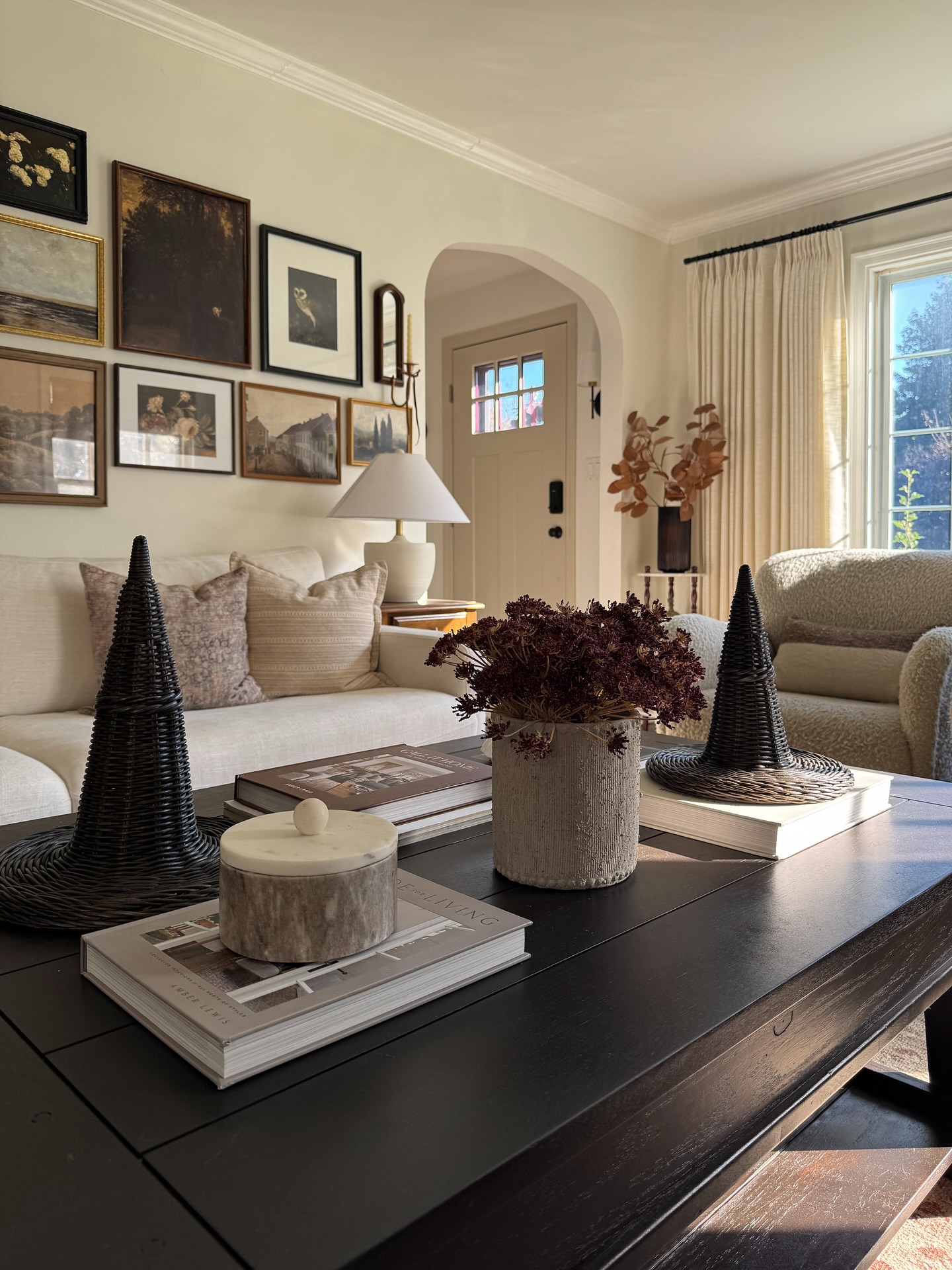 Try Seasonal Black Accents Against a Cream Backdrop