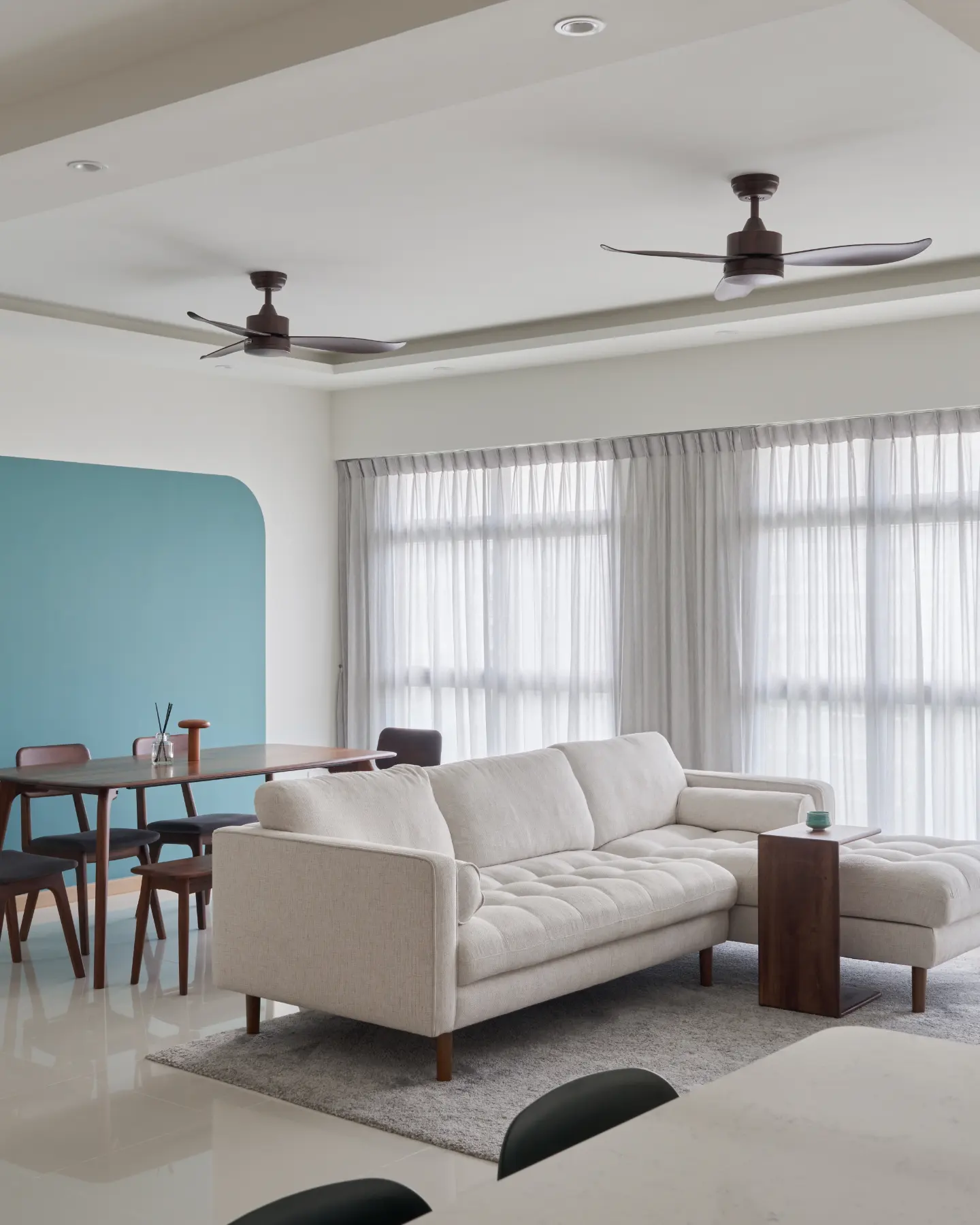 17. Use Blue to Define an Open Plan Dining Corner