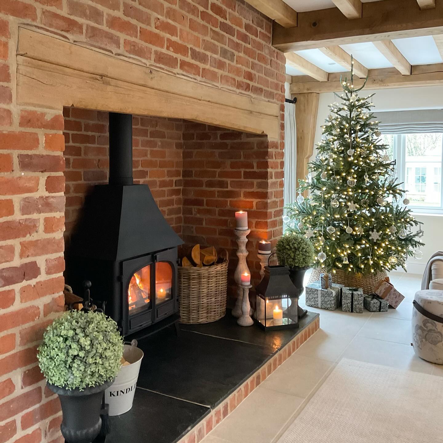 Connect a Broad Brick Opening with Exposed Timber Beams