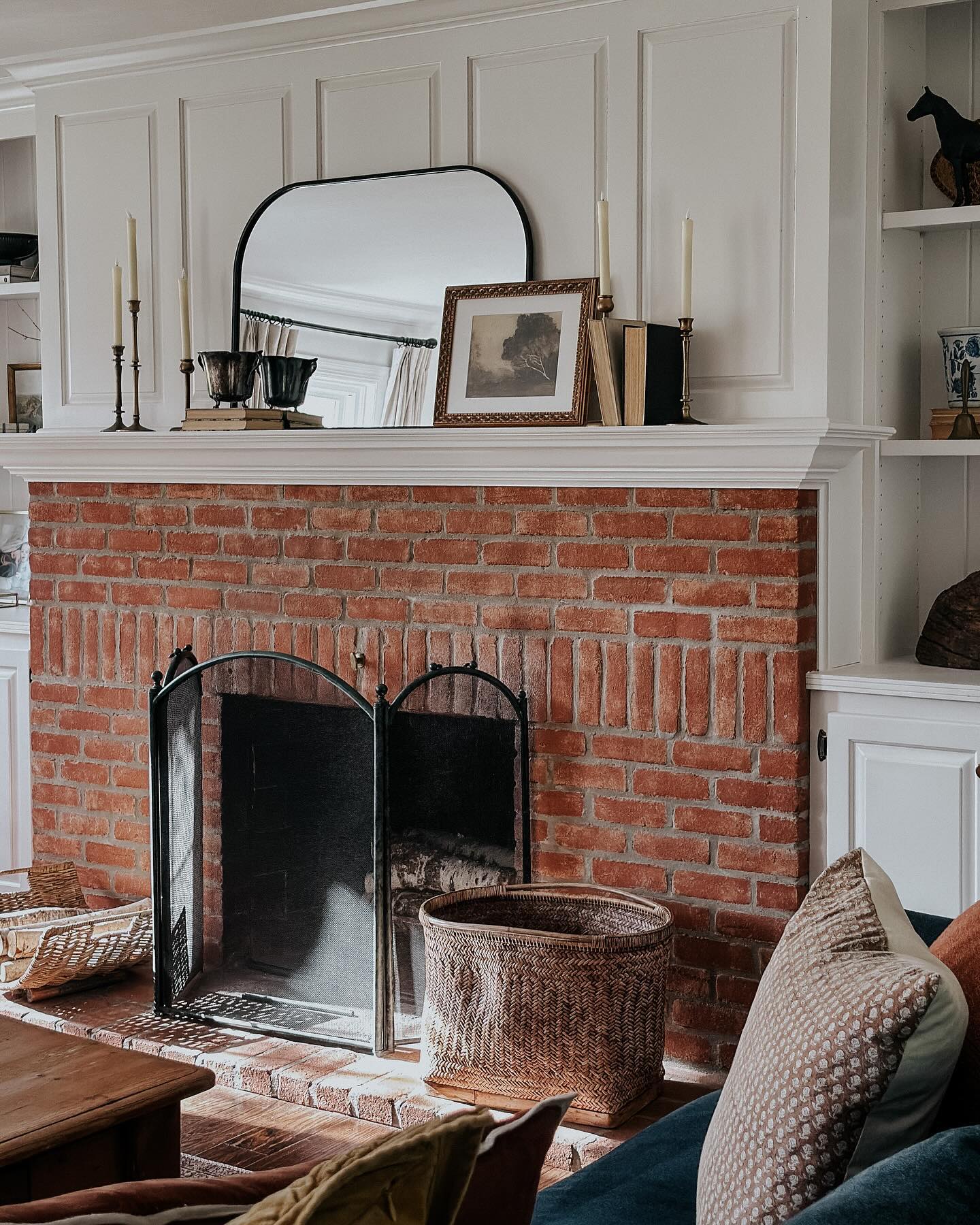 Soften Straight Brickwork With an Arched Screen