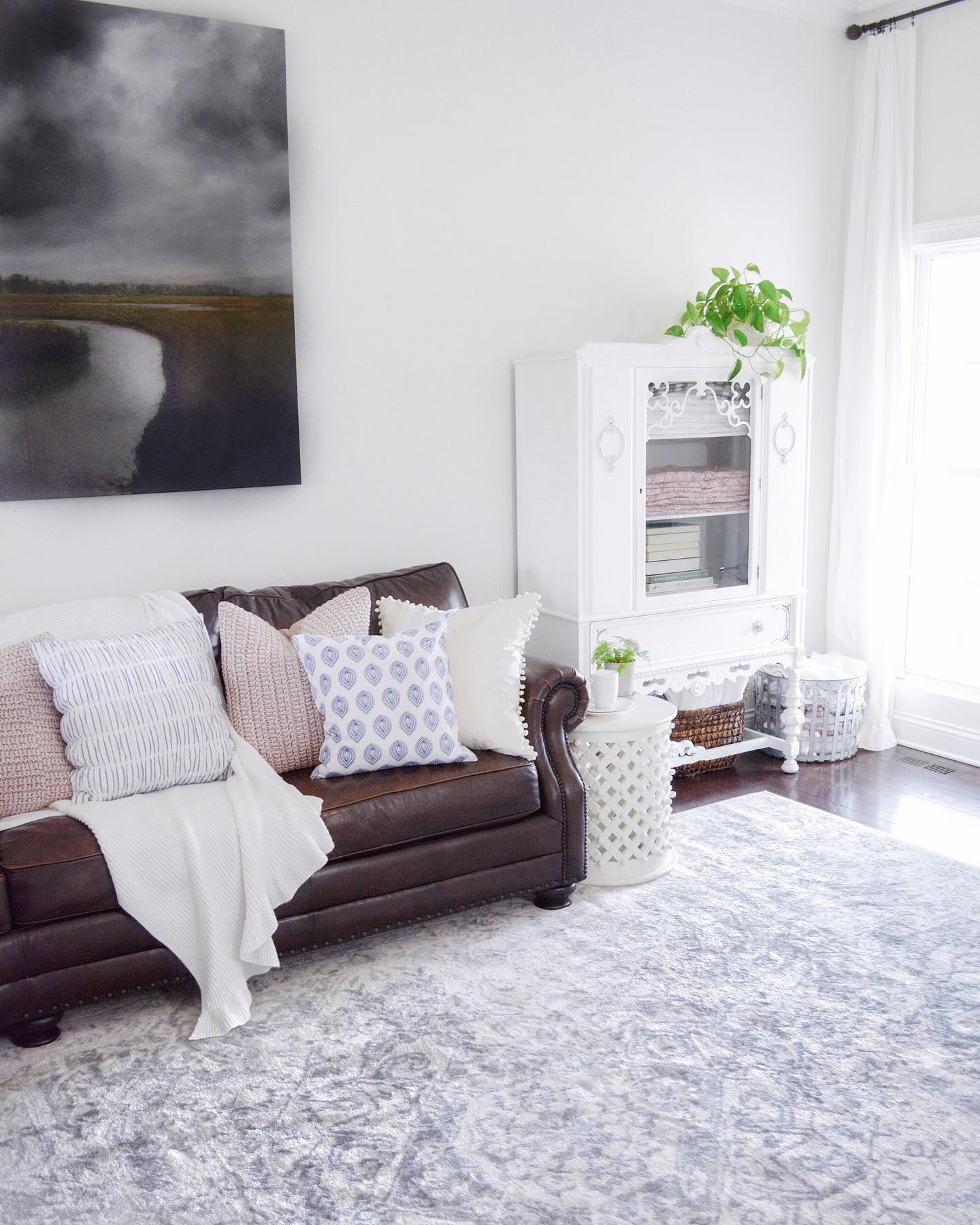 Balance Dark Leather with Painted White Storage