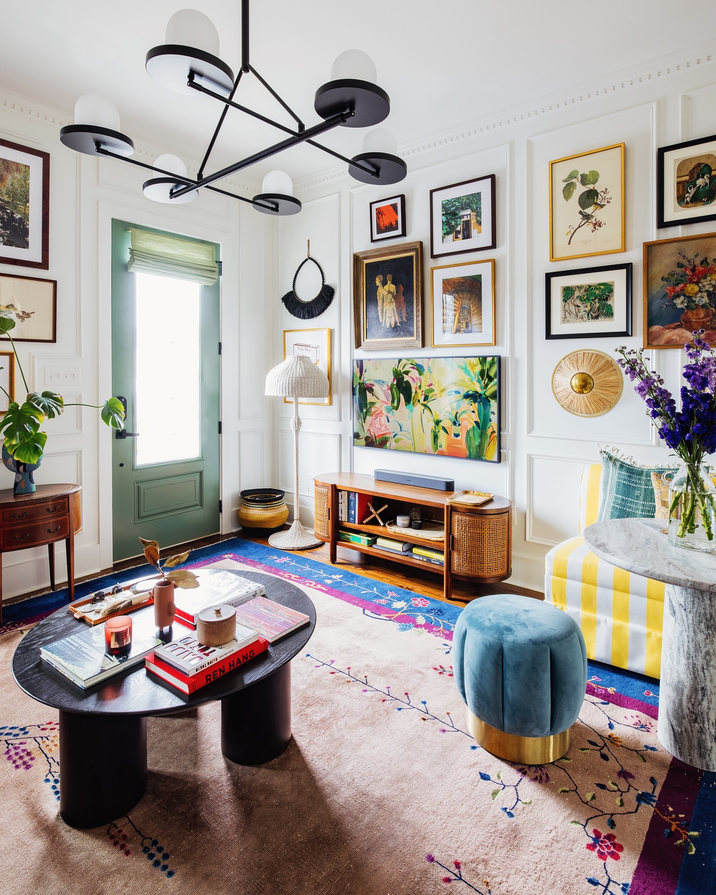 Build a Gallery Around Your Television