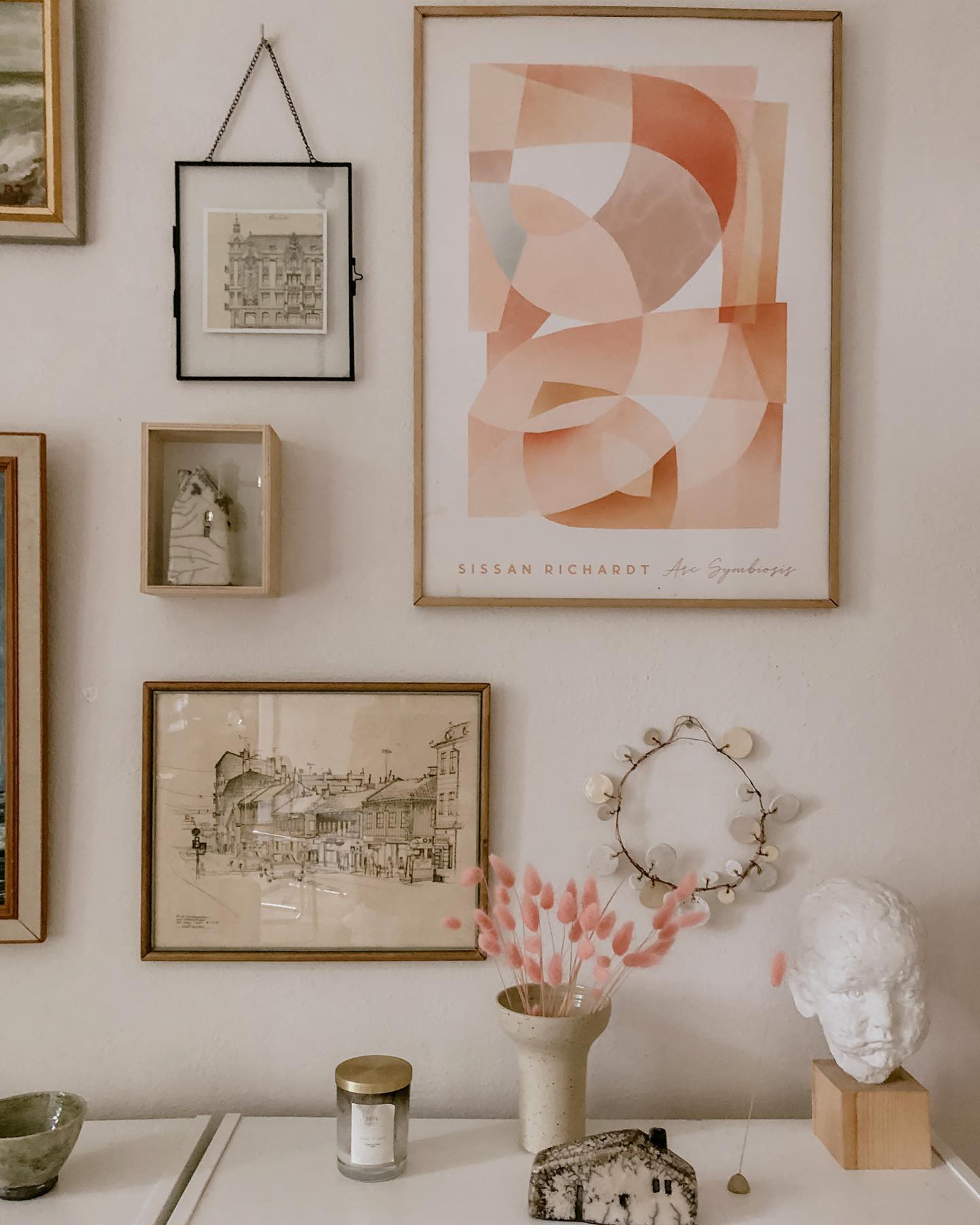 Display a Small Object in a Shadow Box