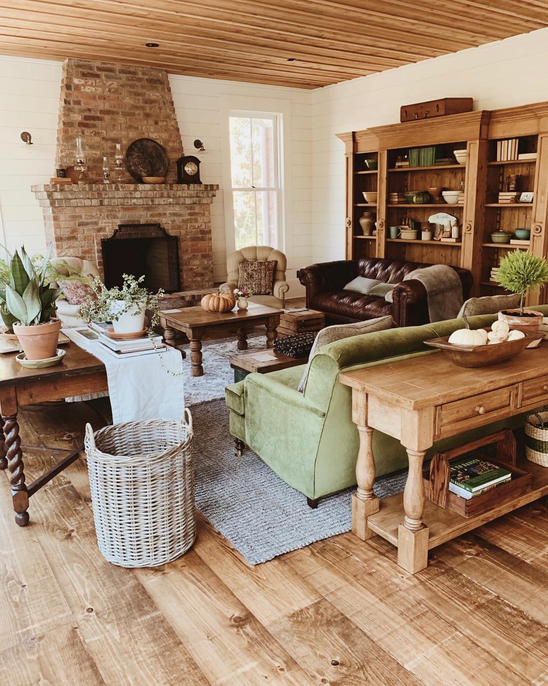 Anchor Mixed Furniture with a Substantial Wooden Bookcase