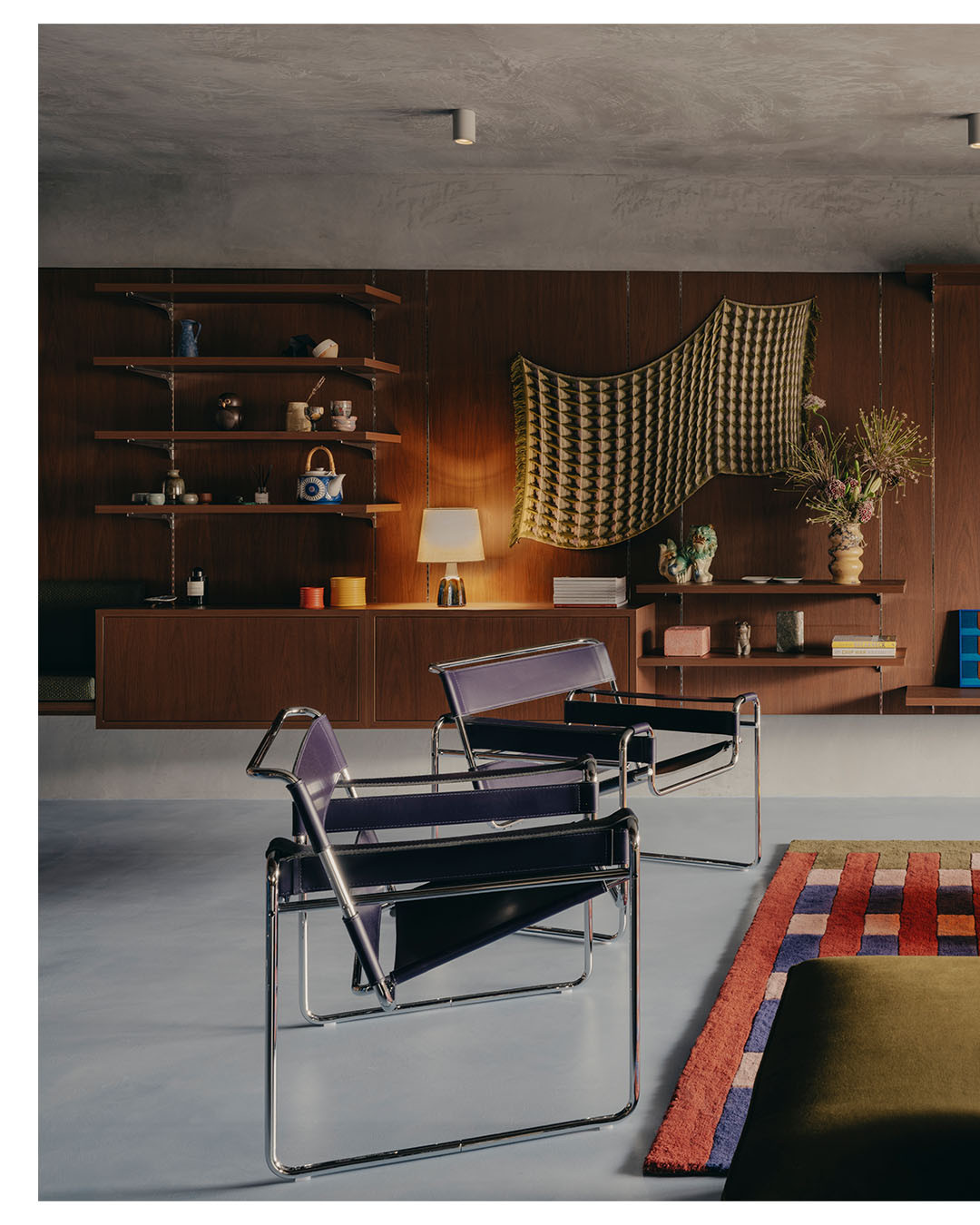 10. Make Tubular Chrome Chairs the Seating Focal Point