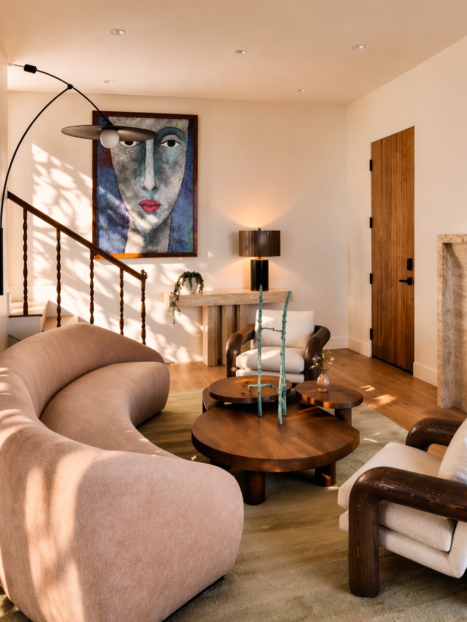 19. Soften Sculptural Glamour With Warm Wood