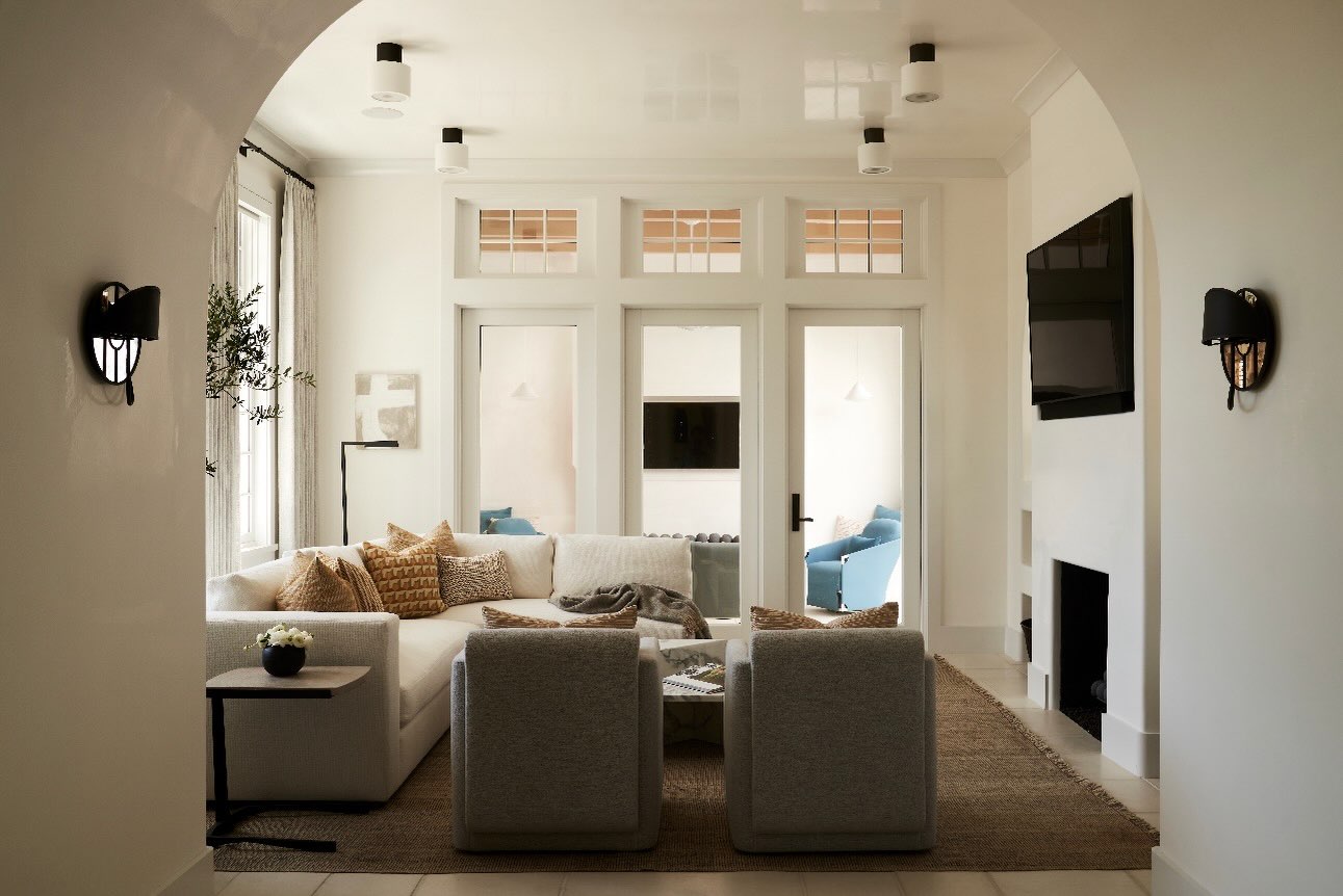 4. Leave a Clear Route to Outdoor Seating