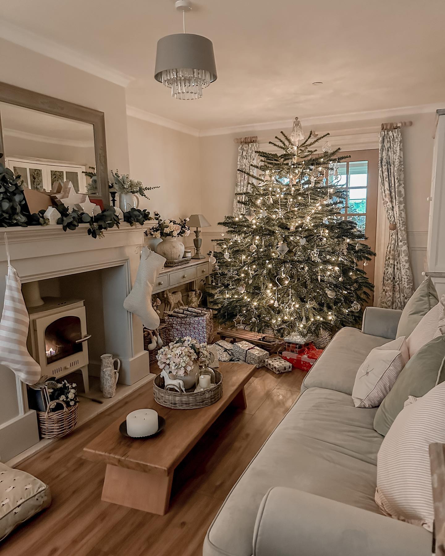 12. Soft Country Neutrals with Seasonal Greenery