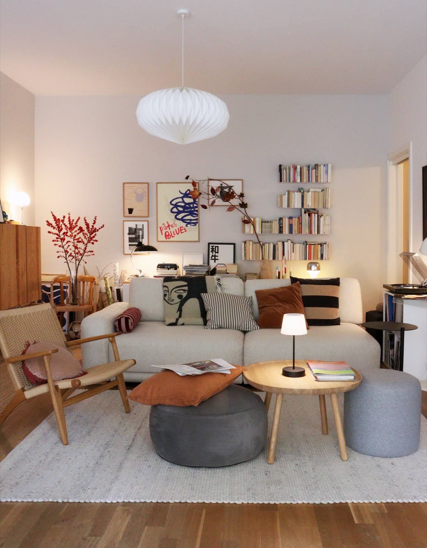 15. Keep Rounded Poufs Ready for Extra Company