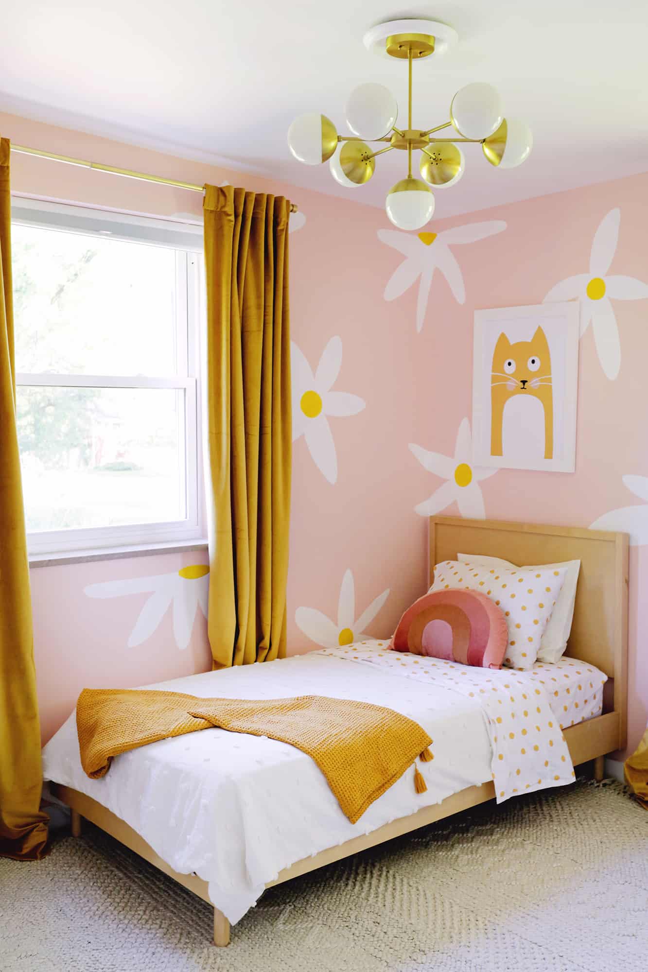 2. Make Oversized Daisies the Main Wall Pattern