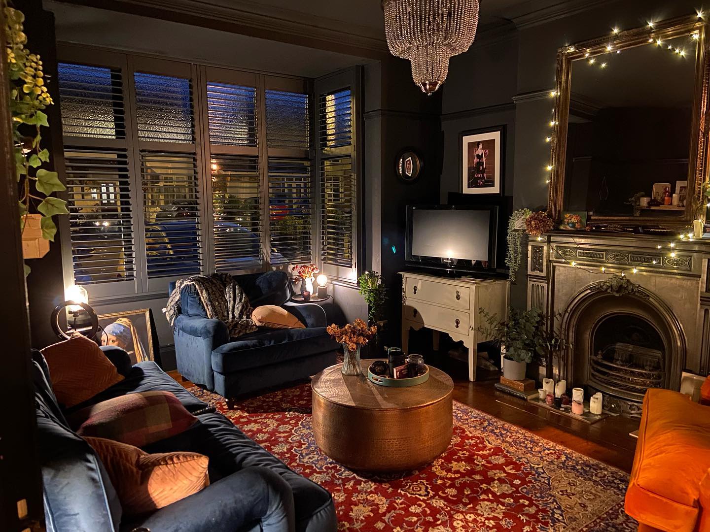 13. Spread Warm Light Around the Seating