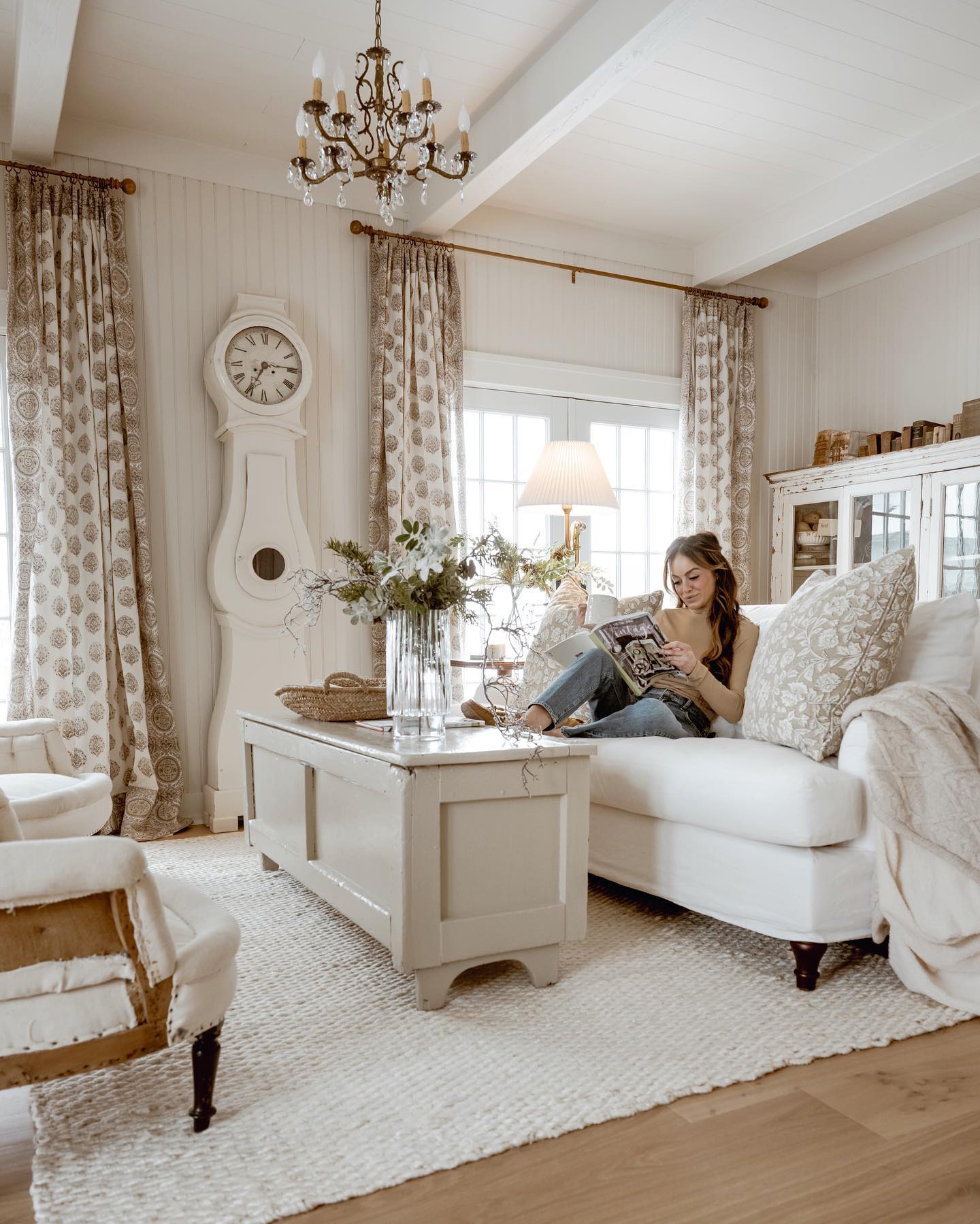 14. Give an All White Room Pattern and Patina