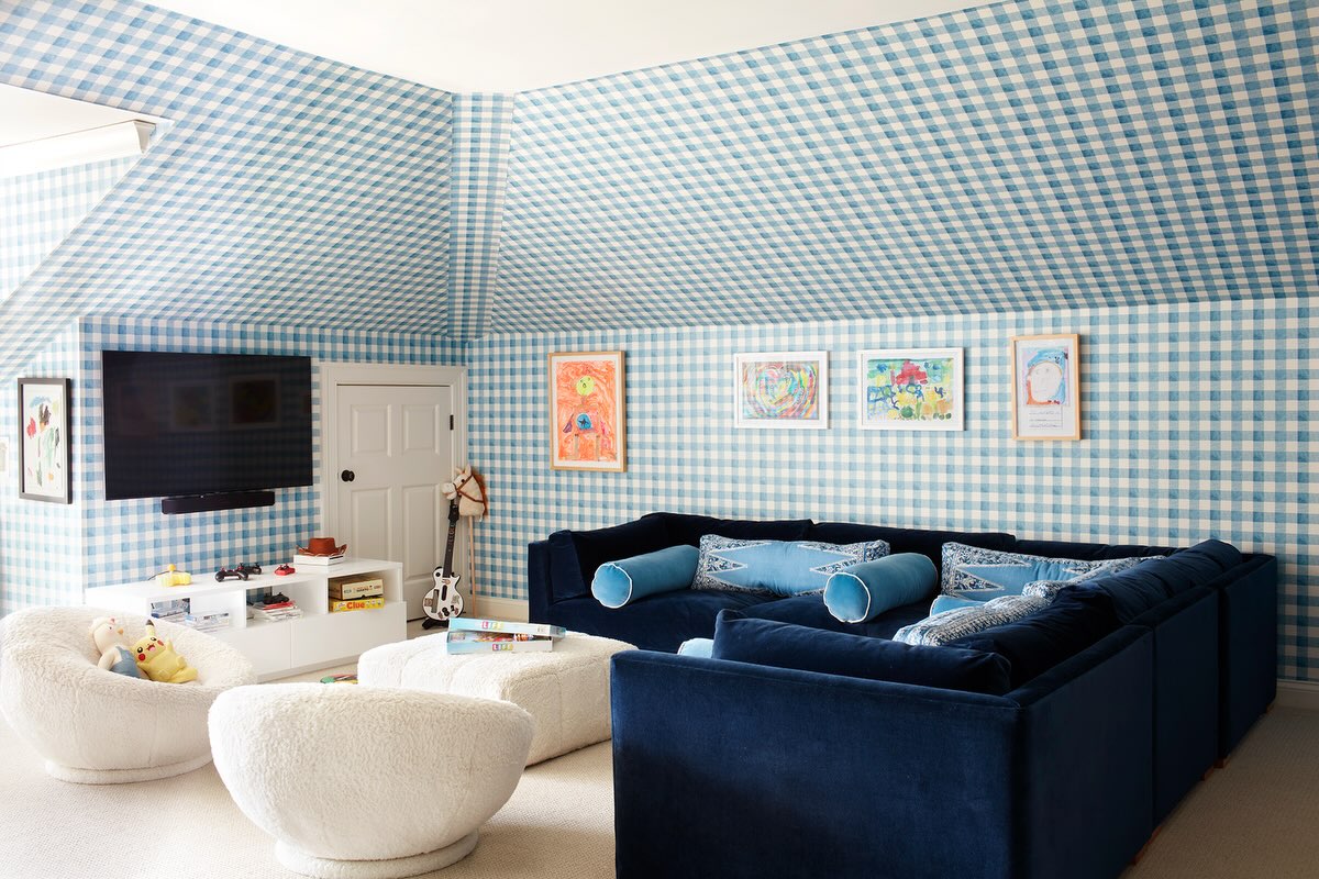 14. Set a Sapphire Sectional Against Light Checks