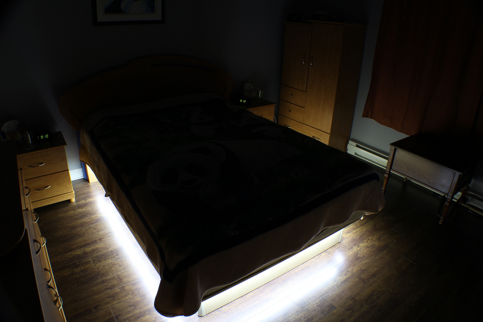 4. Trace the Floor Around a Platform Bed