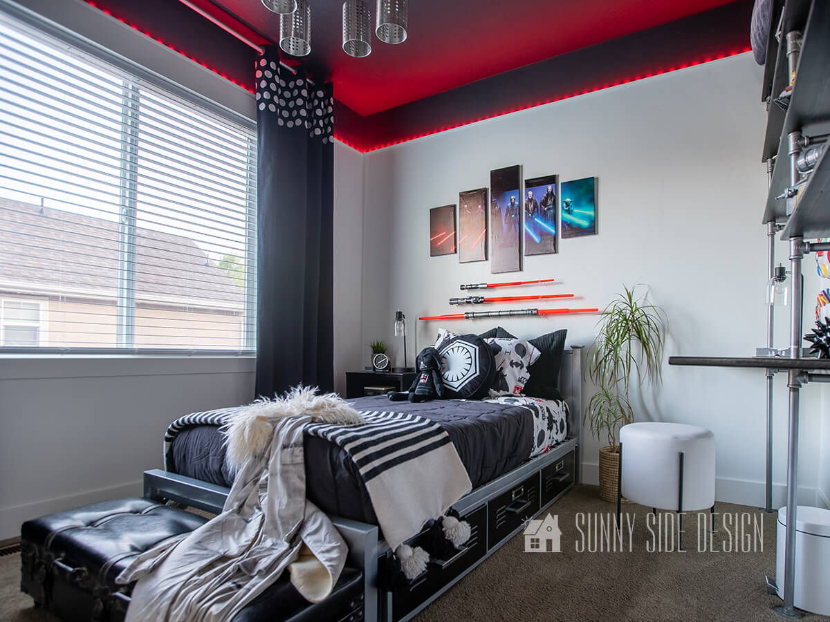 9. Outline a Dark Ceiling With One Strong Color