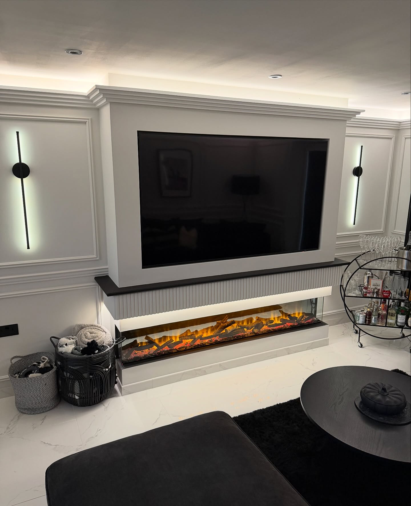 3. Frame a Linear Fireplace With Wall Molding