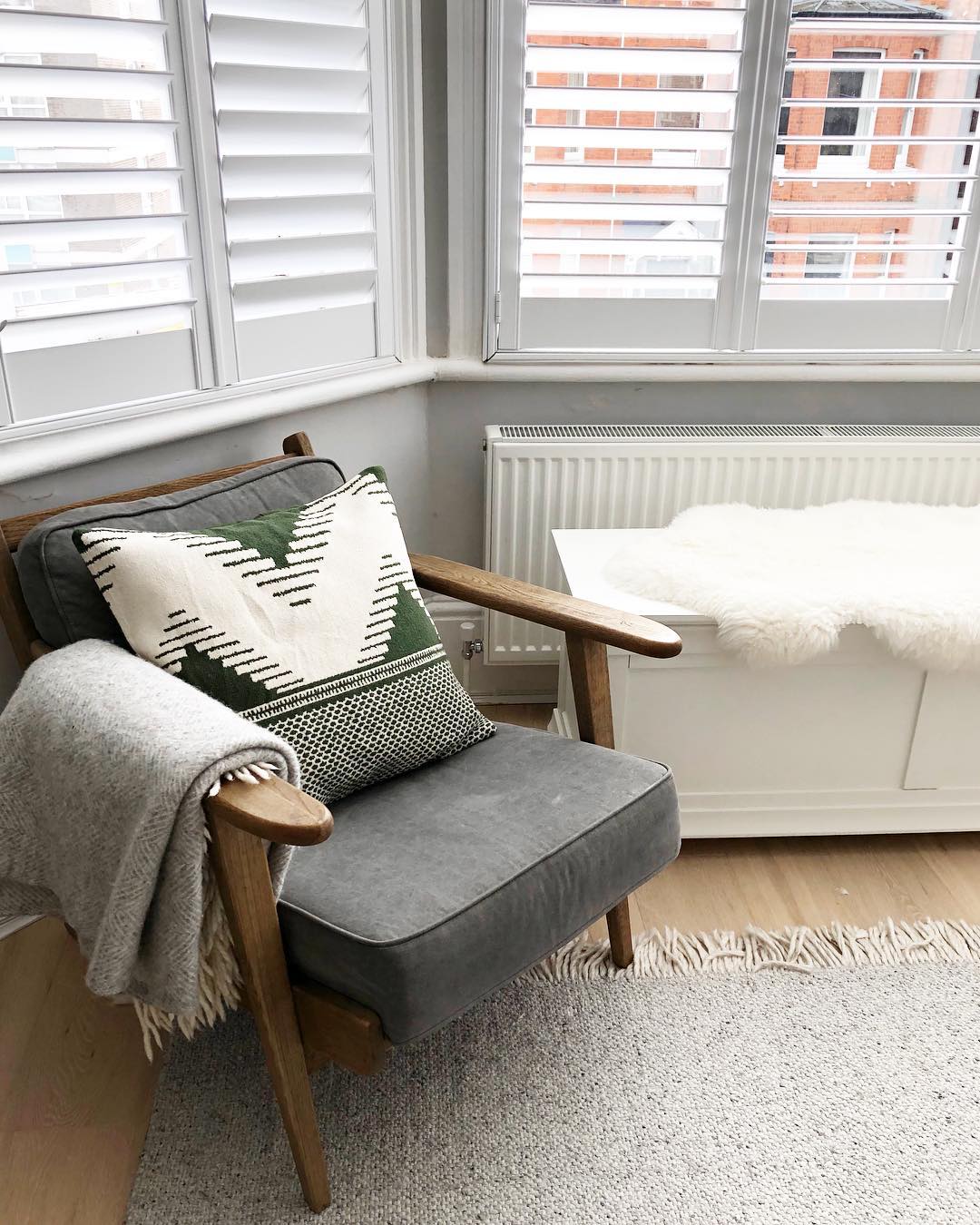 6. Turn a Shuttered Bay Into a Reading Spot