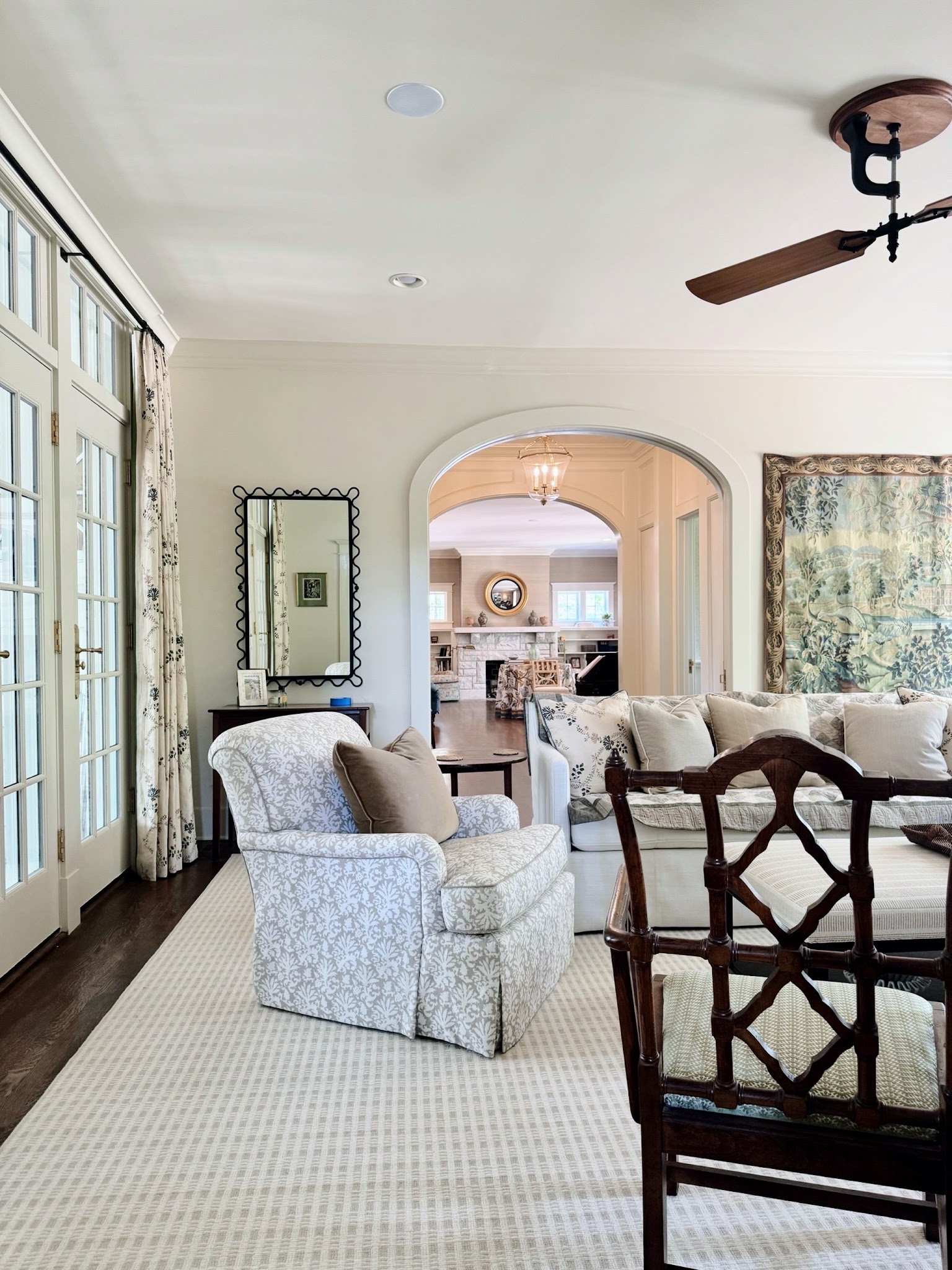 4. Use a Wavy Frame Beside an Archway