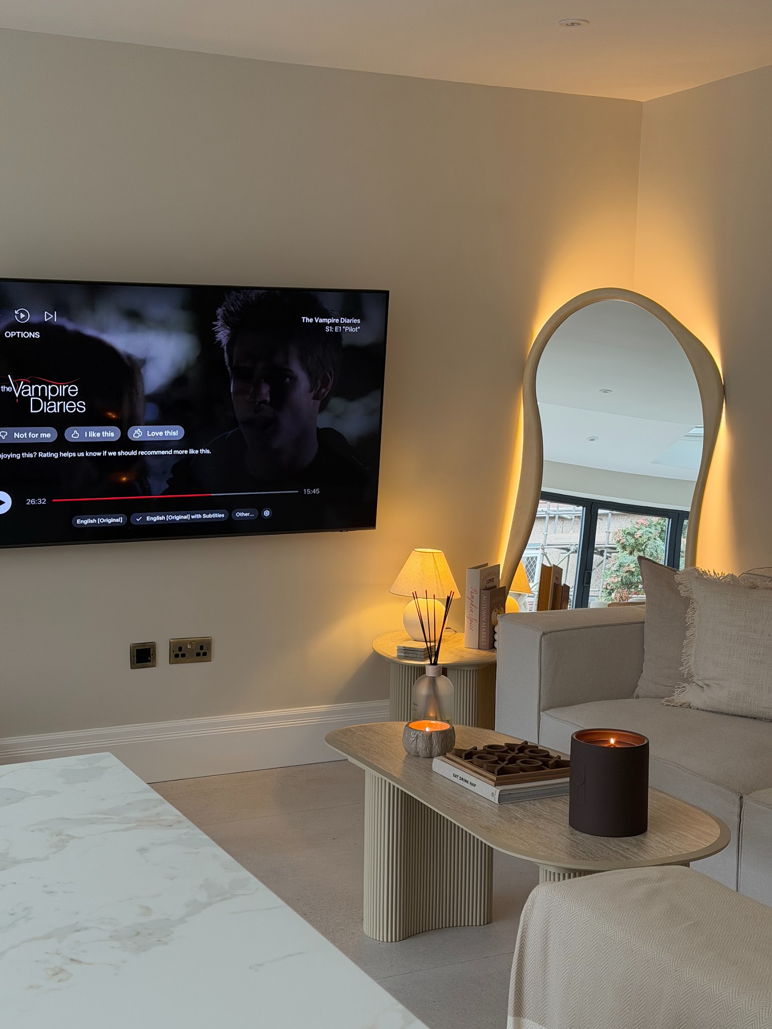 6. Outline an Organic Mirror with Warm Light