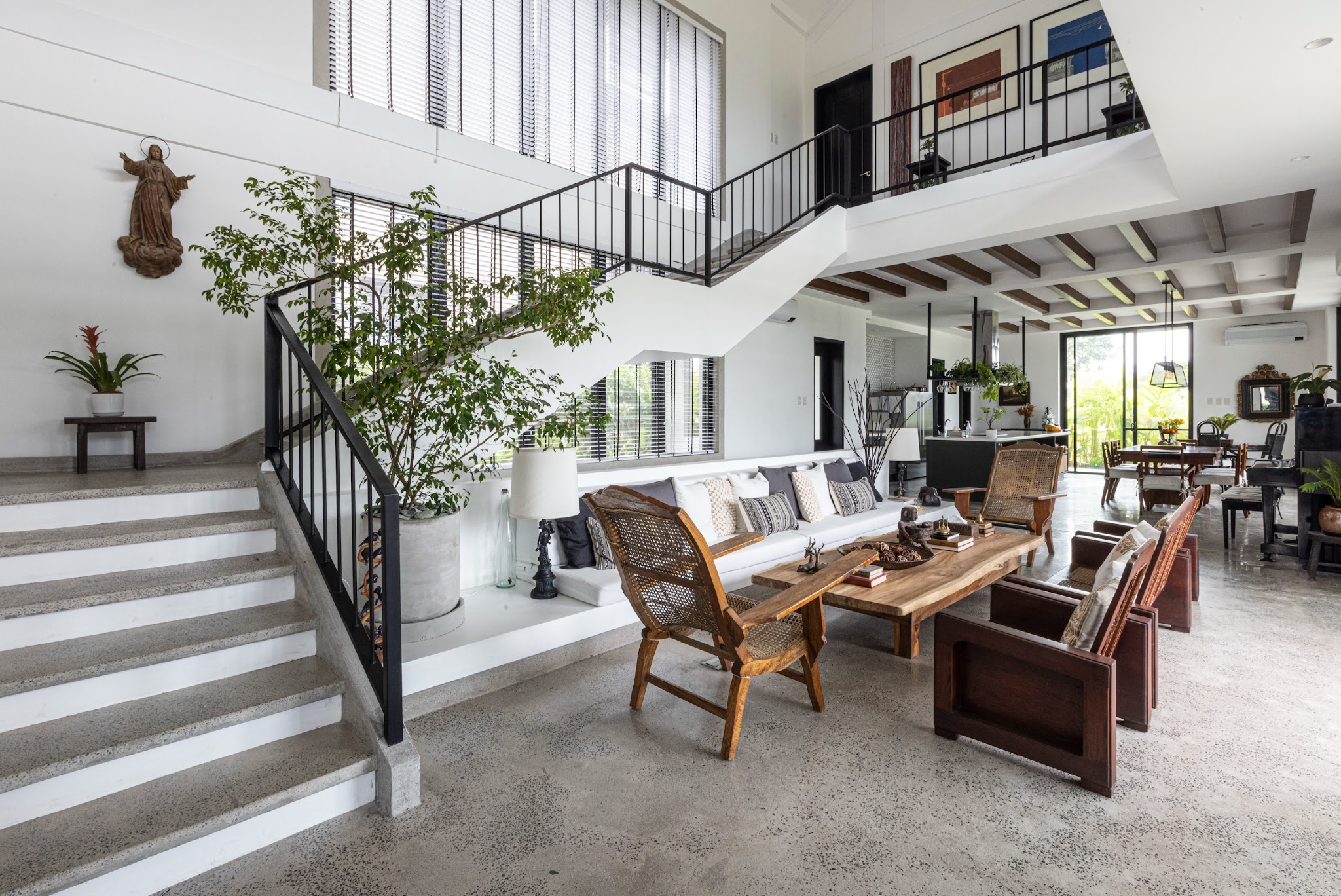 17. Turn the Stair Edge Into a Long Built-In Bench