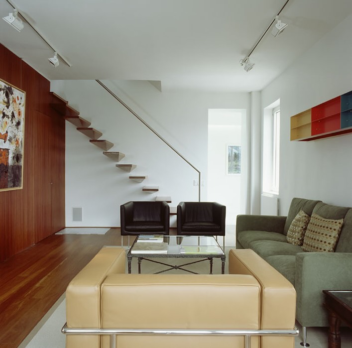 4. Pair Olive Upholstery With Buttercream Leather