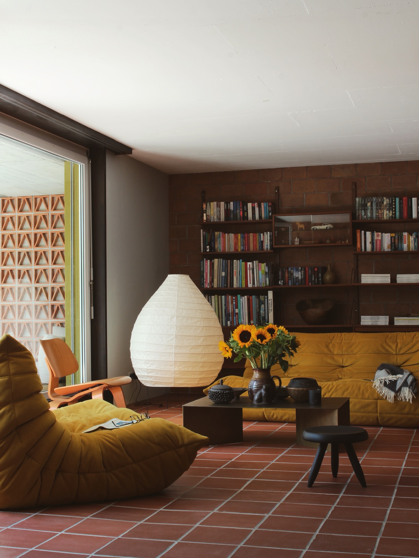 4. Pair Mustard Seating With Terracotta Tones