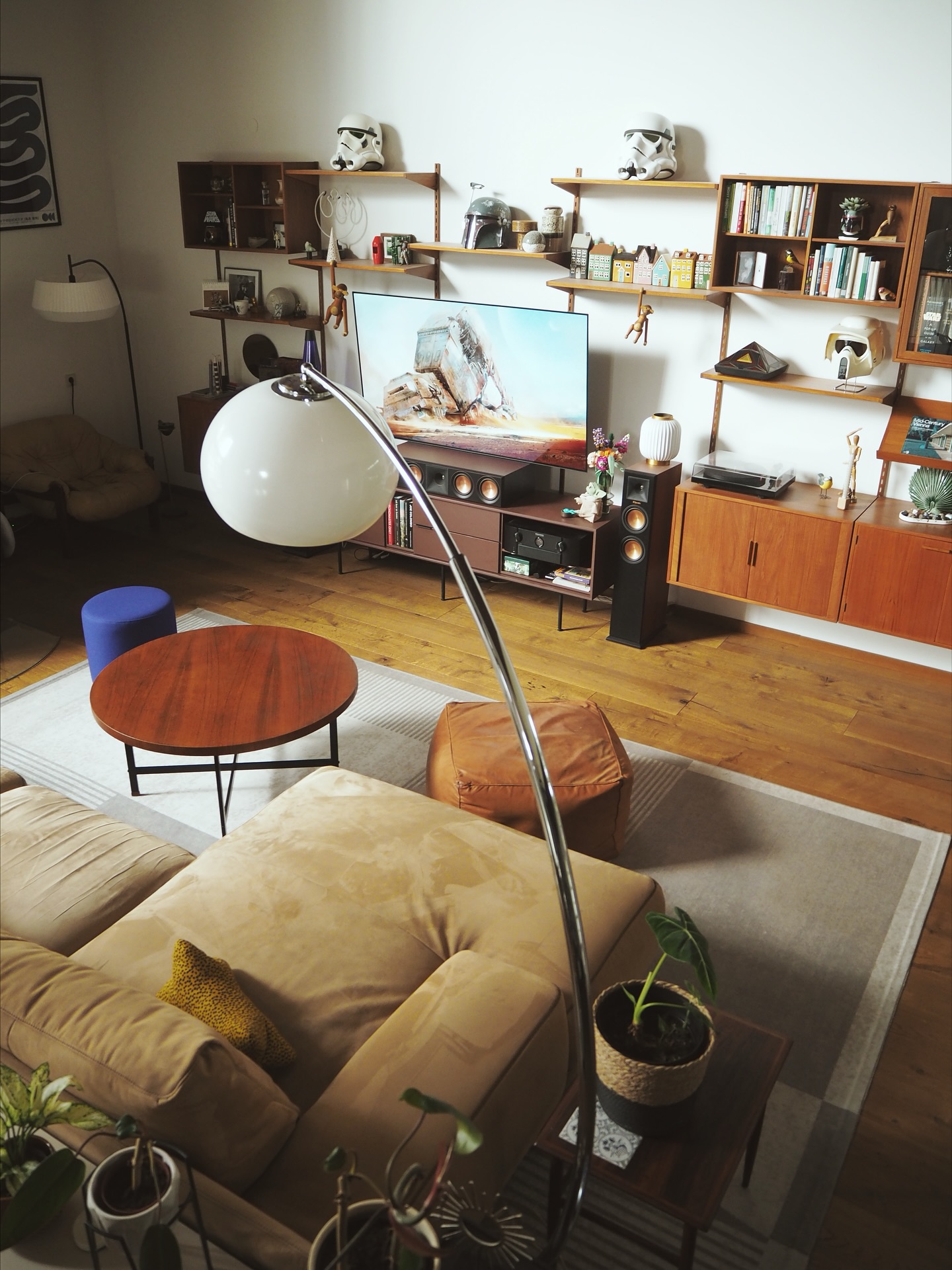 10. Combine Open Shelves With Closed Media Storage