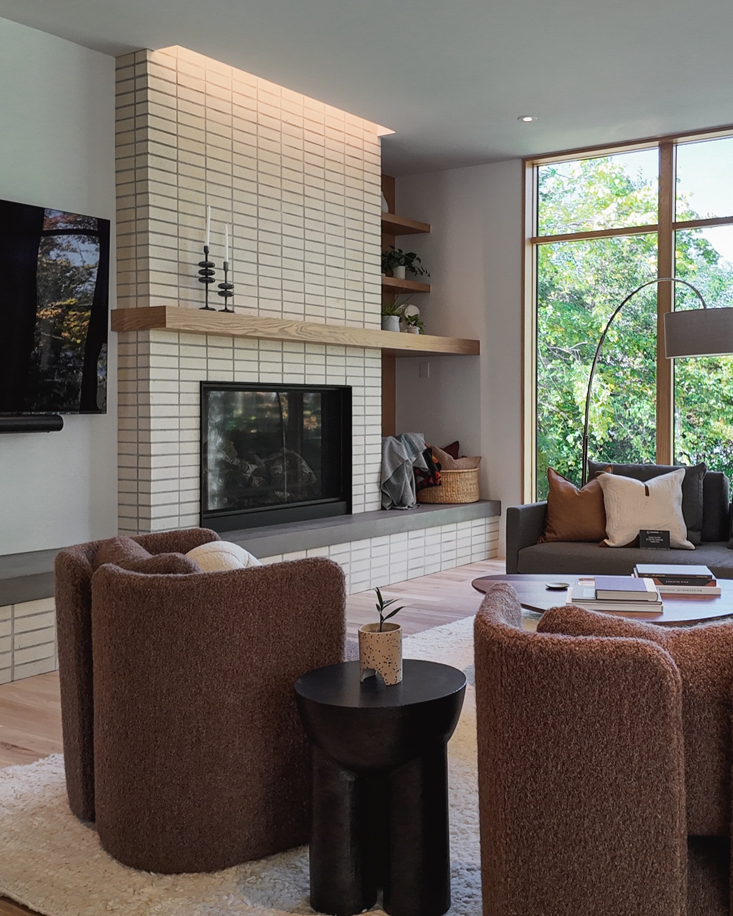 6. Use a Long Mantel to Join the Wall