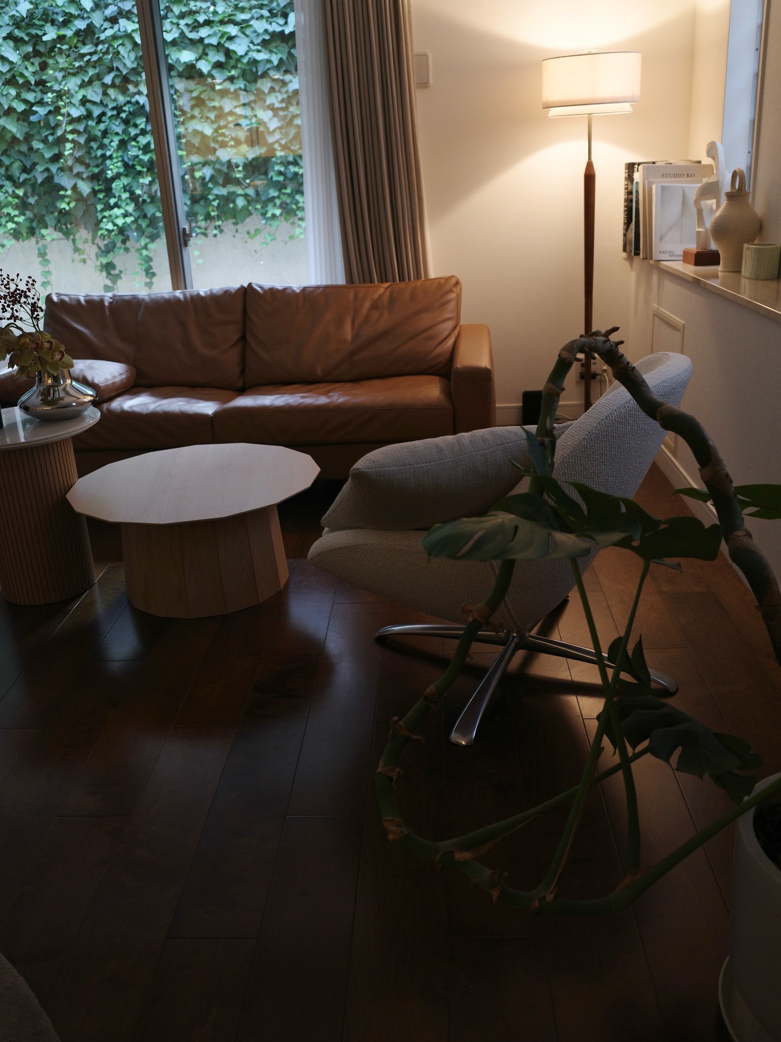 16. Let a Simple Sofa Stand Without Extra Cushions