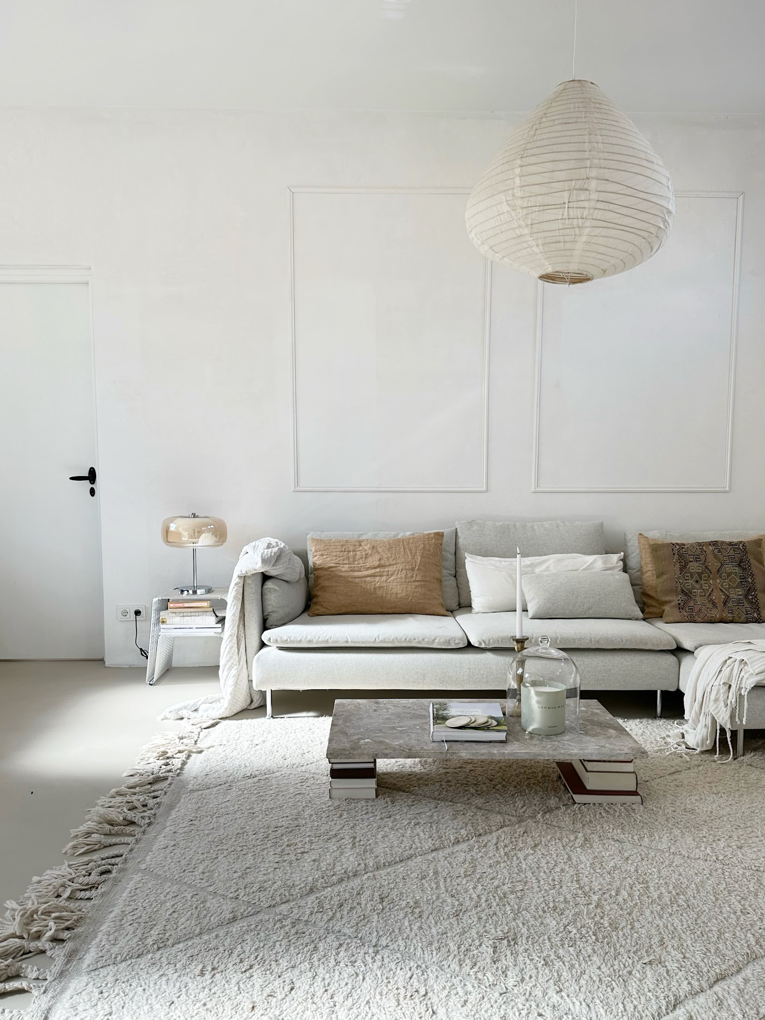 18. Add Quiet Structure With Tonal Wall Molding