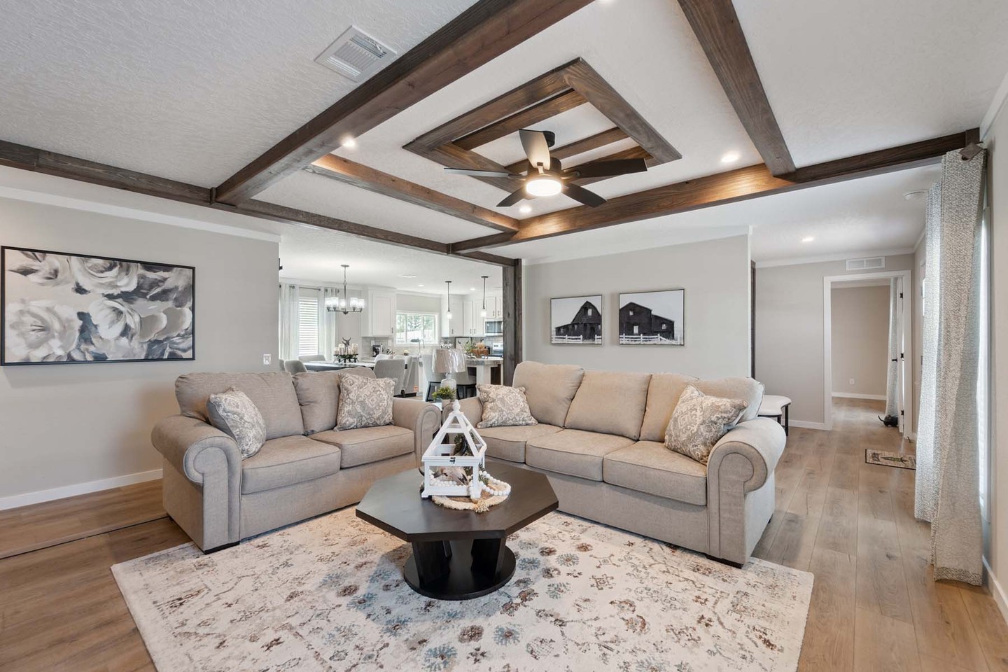 10. Repeat Ceiling Lines With Simple Furniture