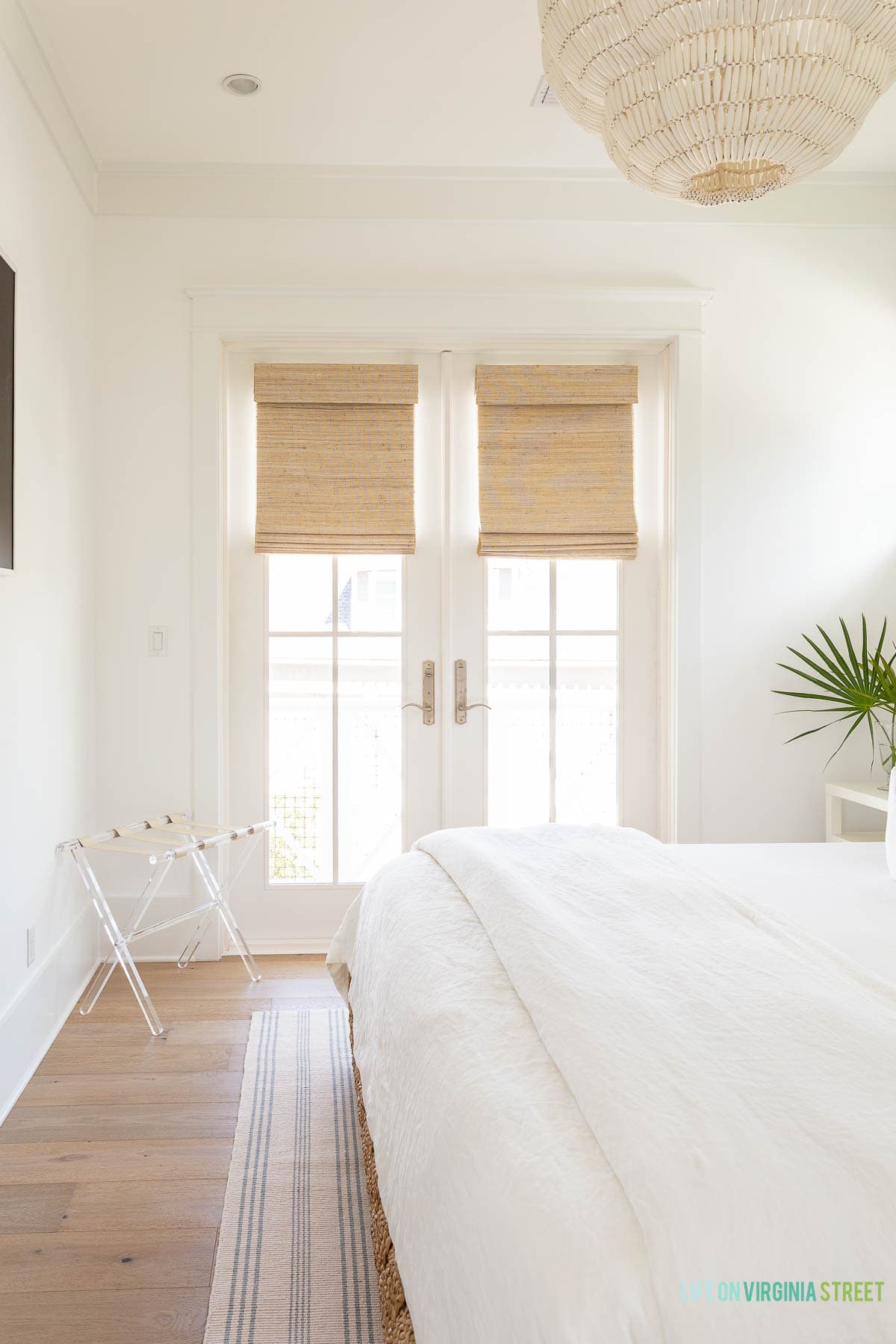 9. Keep a Coastal Guest Room Open With a Luggage Rack