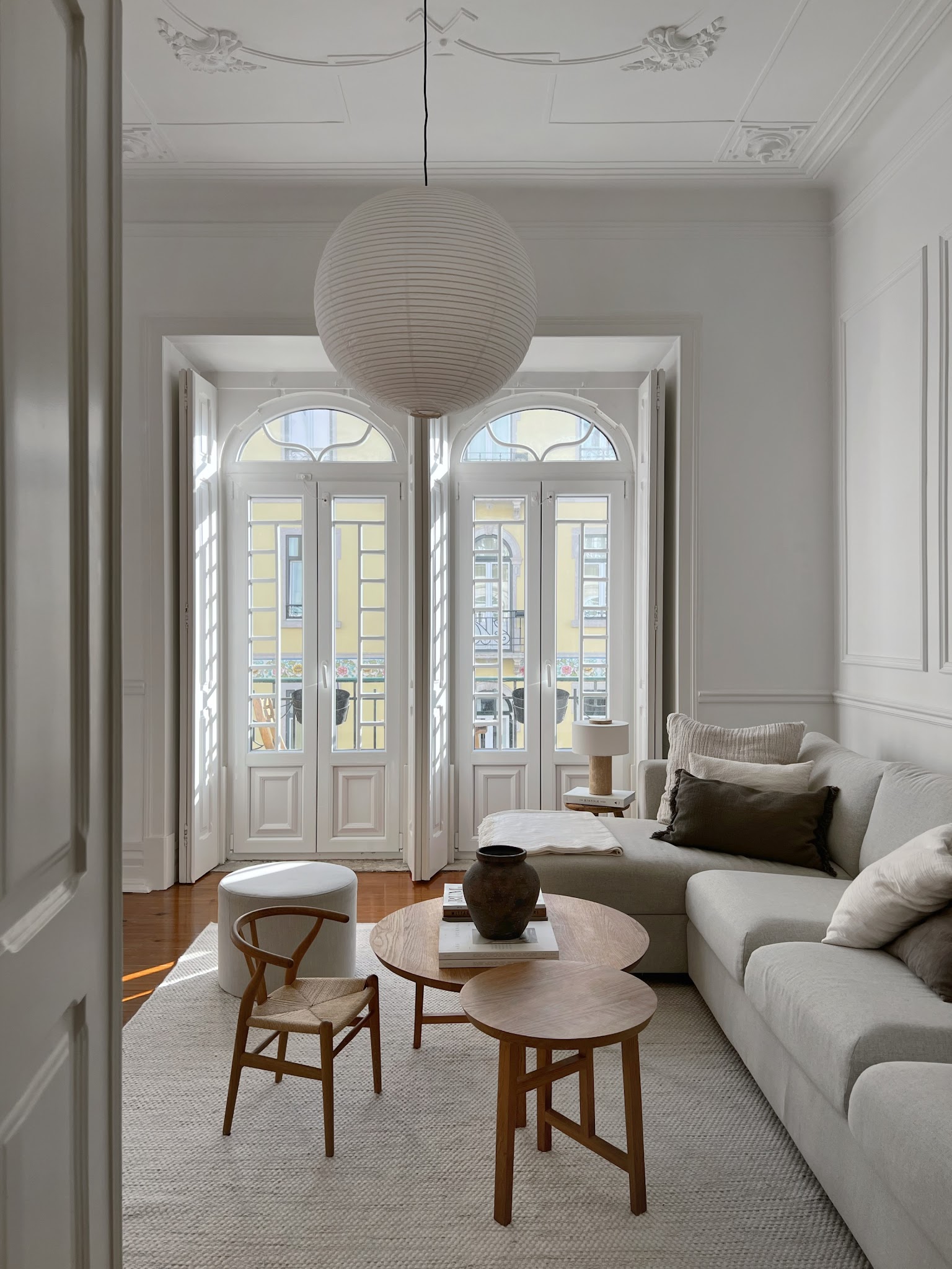 8. Balance Ornate Architecture With Simple Furniture