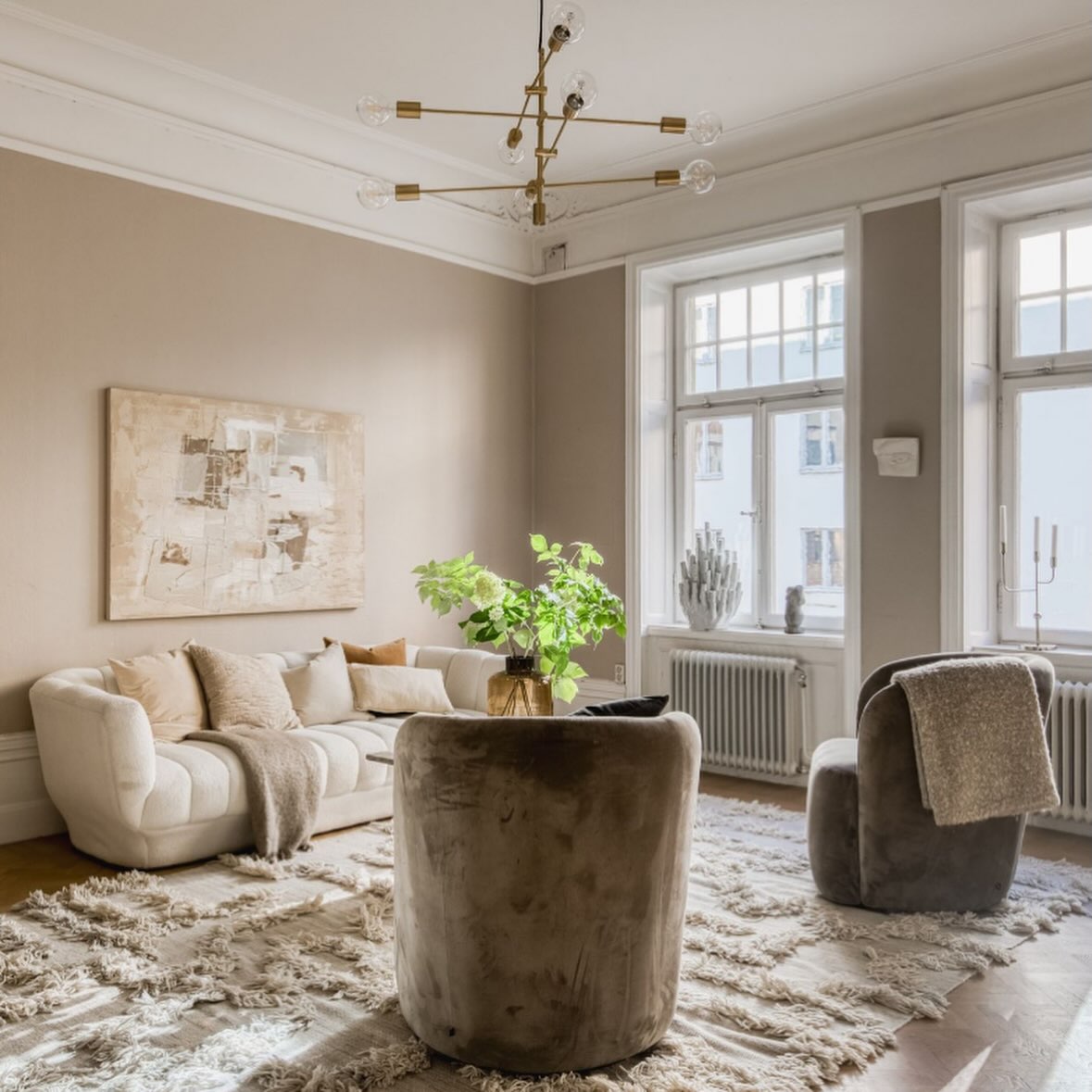 18. Build a Conversation Group With Rounded Chairs