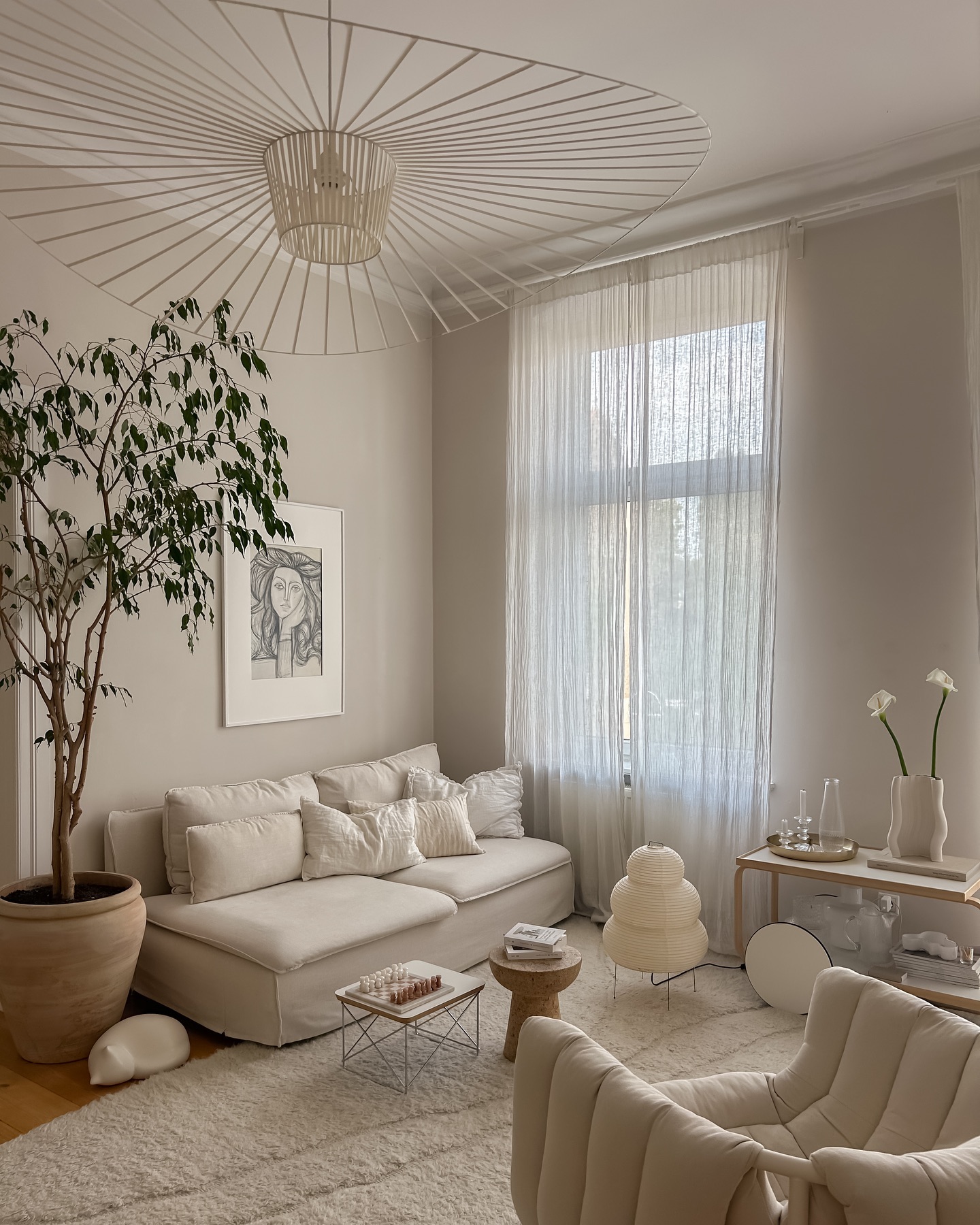 15. Choose an Airy Pendant for a Pale Room