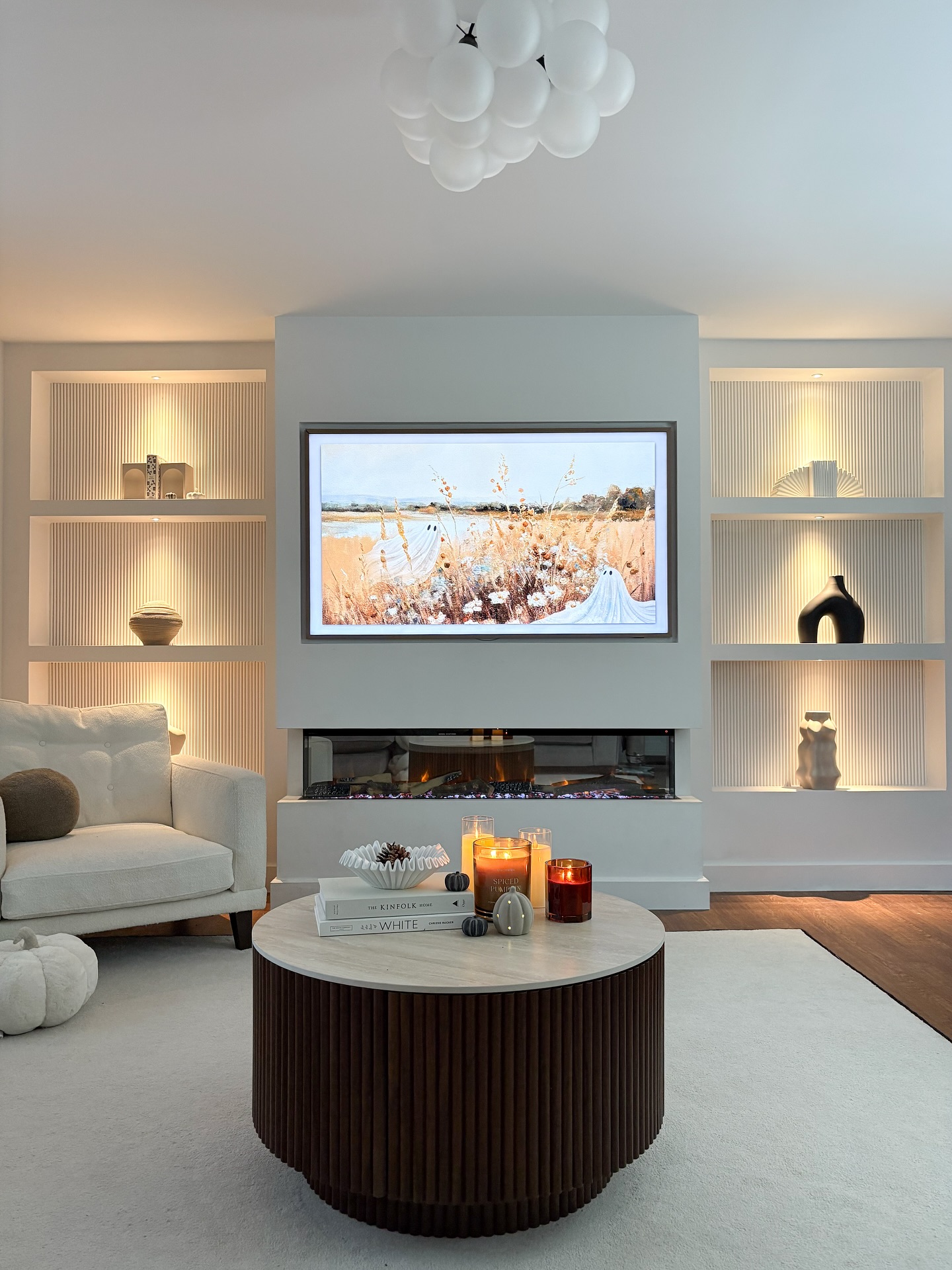 5. Keep Symmetrical Niches Quiet and Sculptural