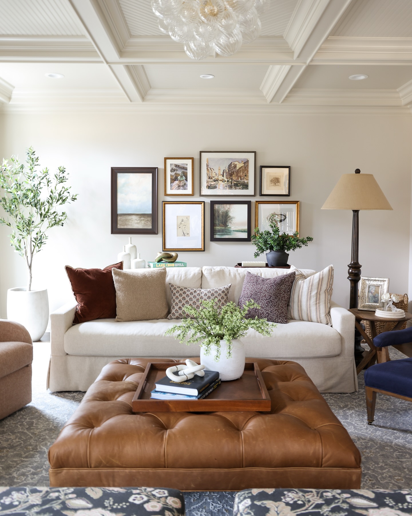 16. Pair a Detailed Ceiling With a Plain Sofa