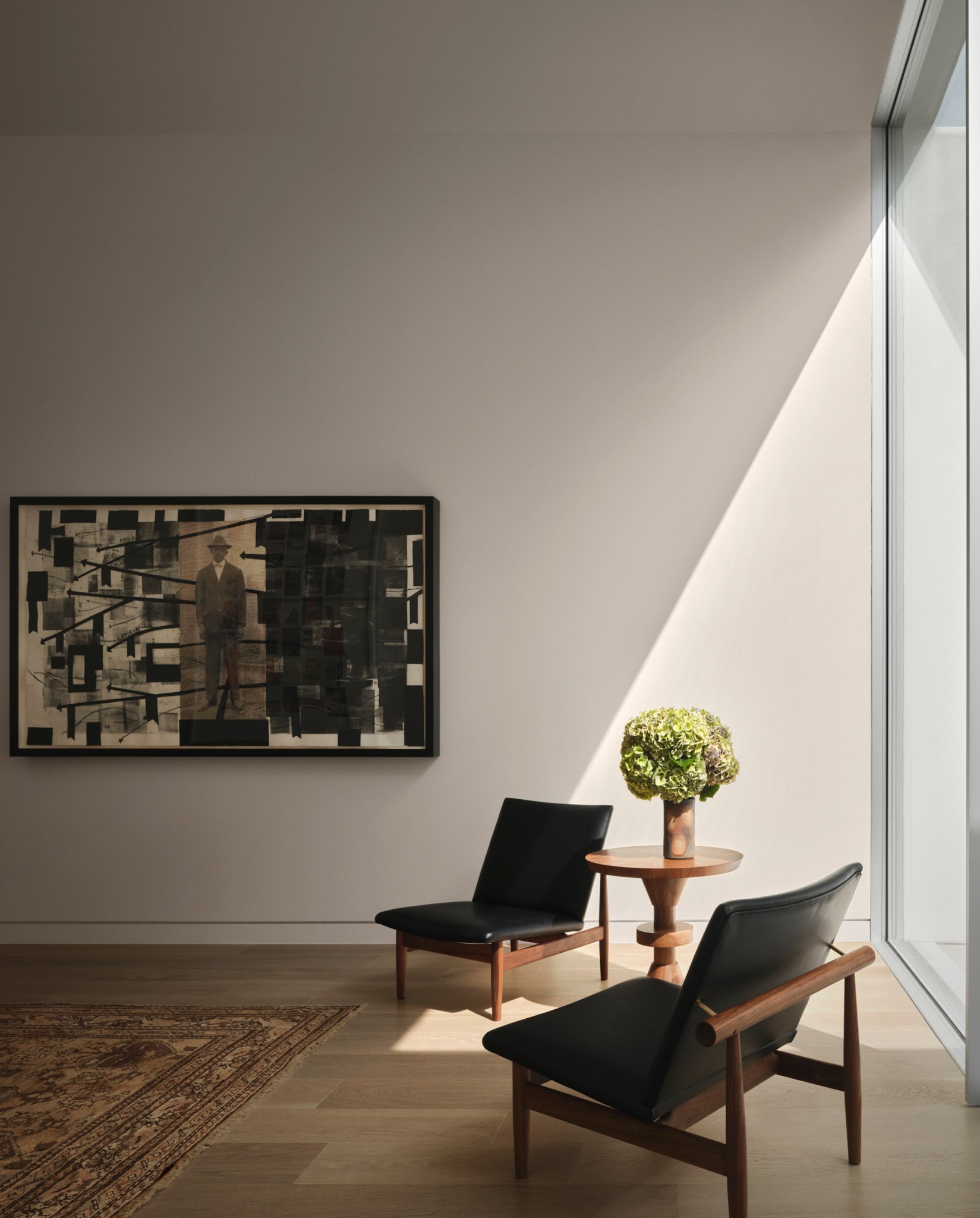 13. Create an Intimate Conversation Corner With Black Chairs