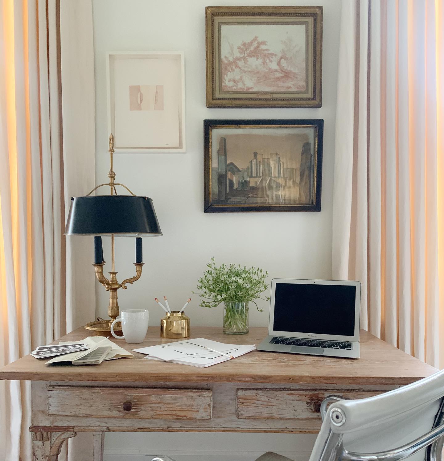 3. Give a Living Room Corner a Traditional Writing Desk