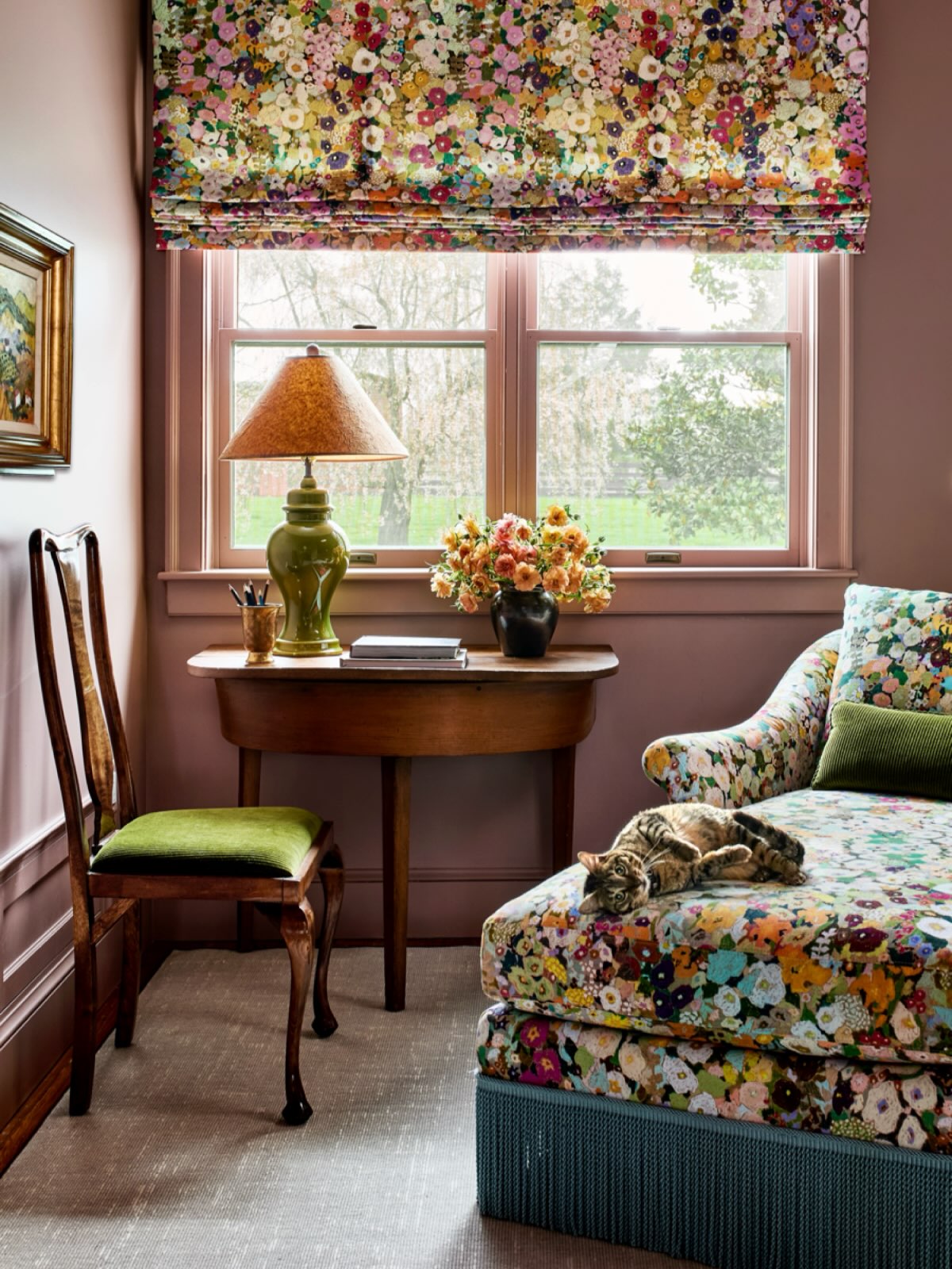 19. Pair a Petite Writing Table With a Chaise