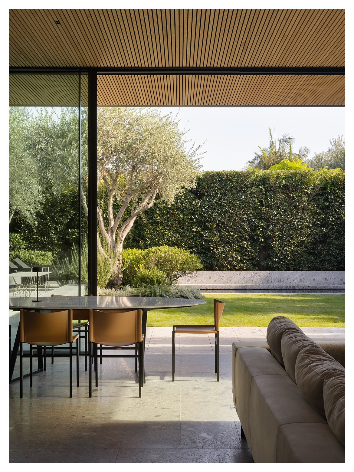 20. Unify Living and Dining With a Shared Ceiling
