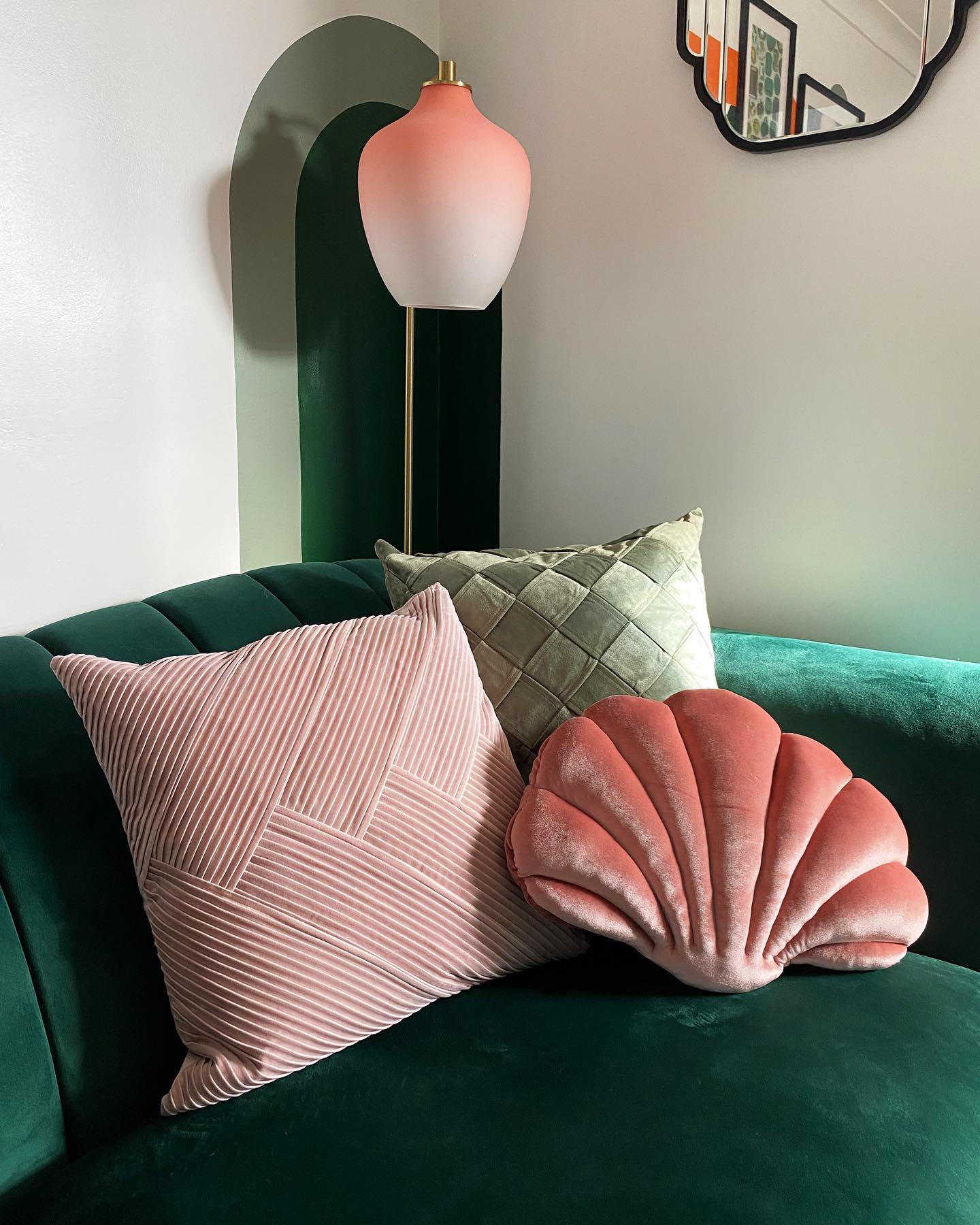 5. Layer Pink Textures on an Emerald Sofa
