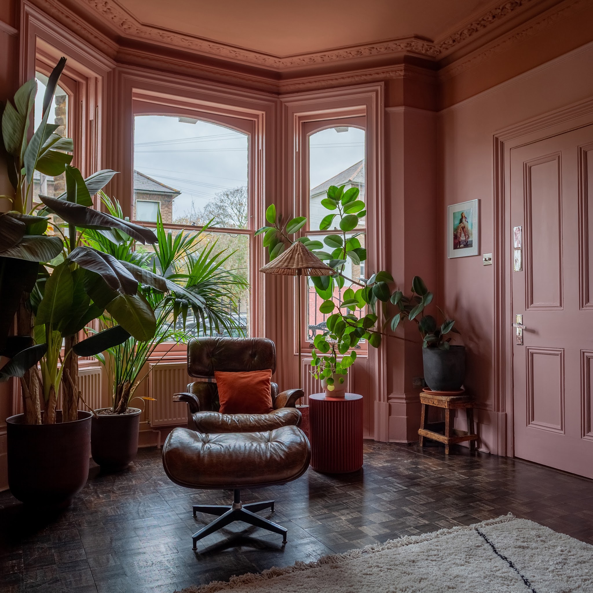 14. Fill a Dusty Pink Bay With Greenery