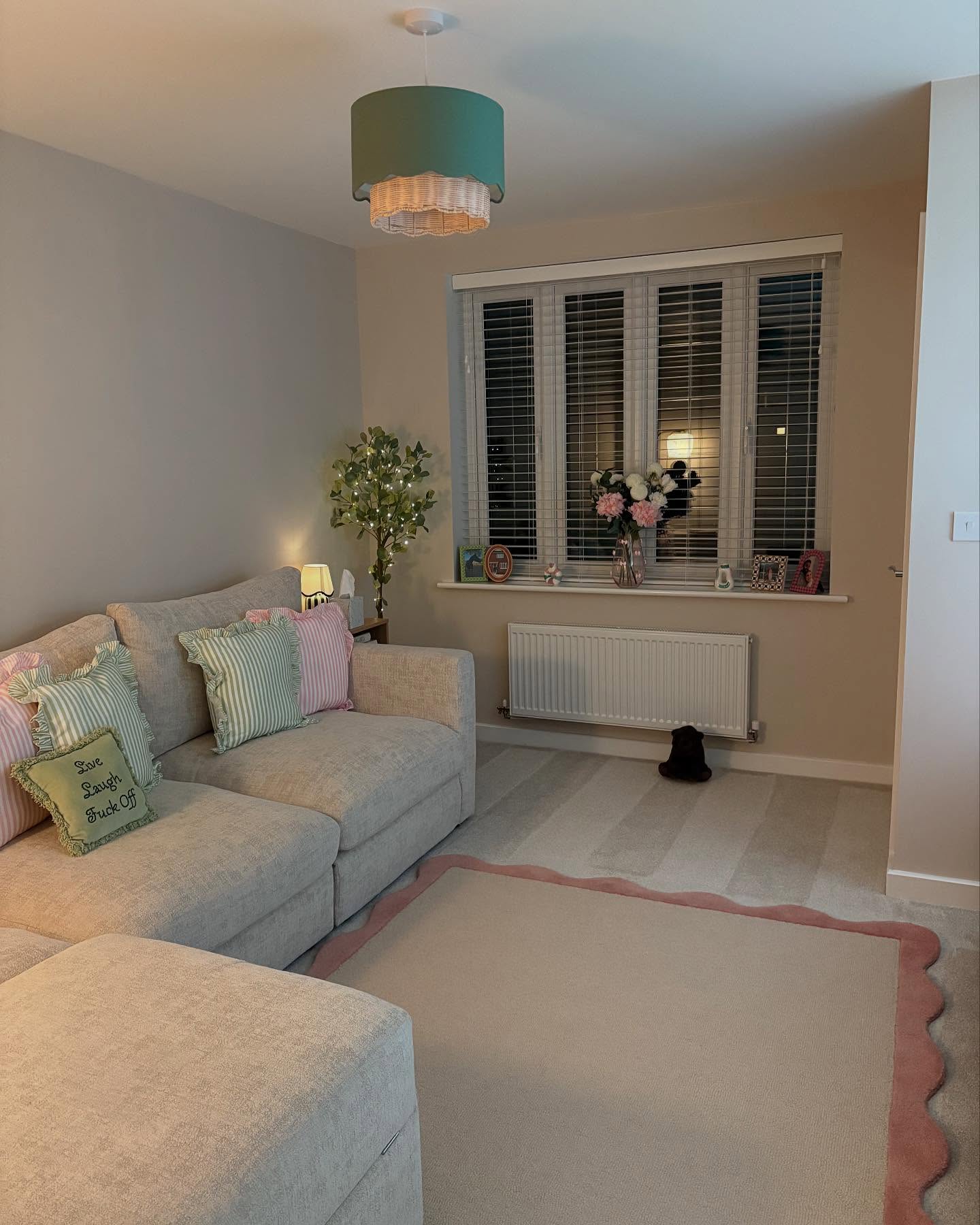 18. Repeat Scallops in Pink and Green Accents