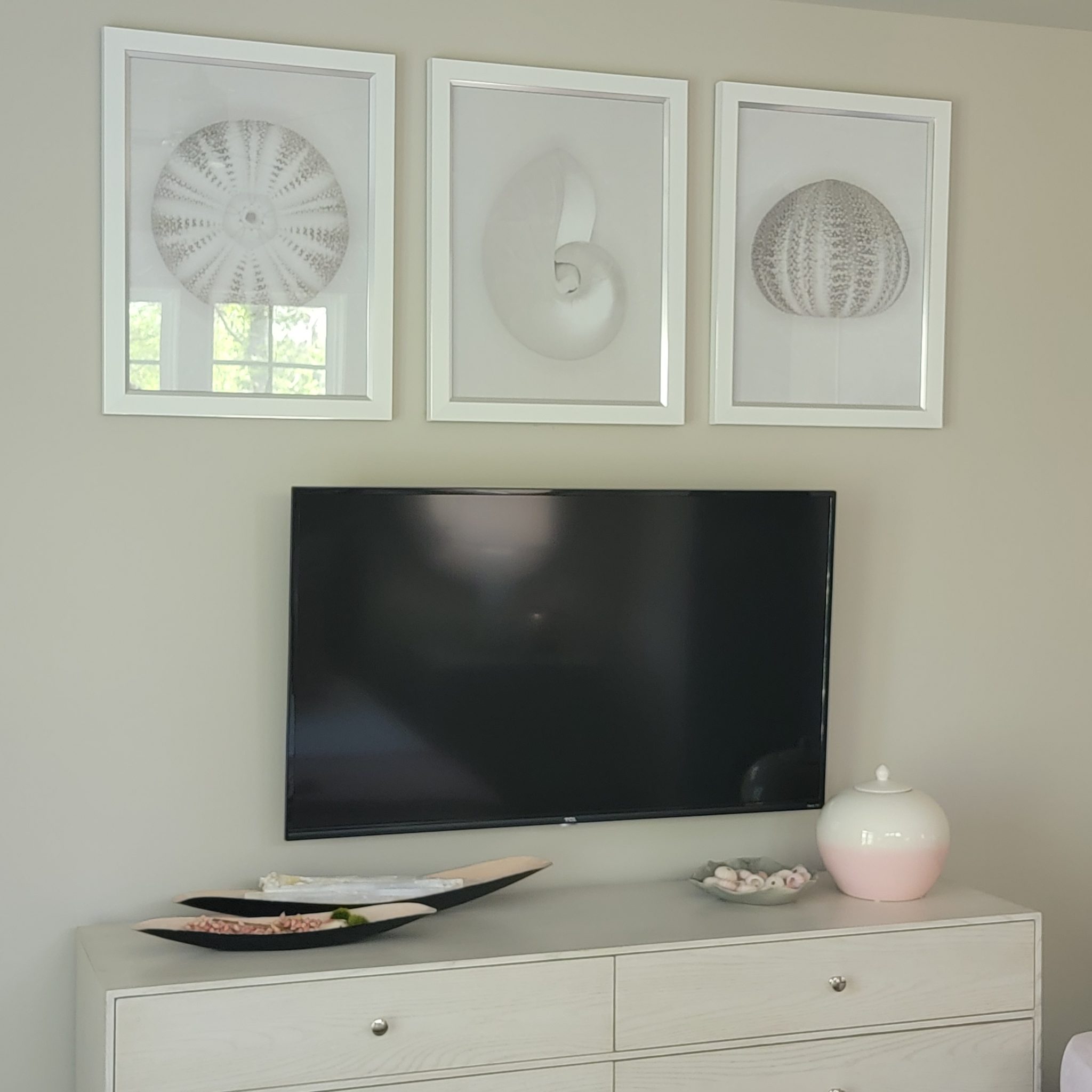 17. Carry the Coastal Theme Around a Bedroom Television